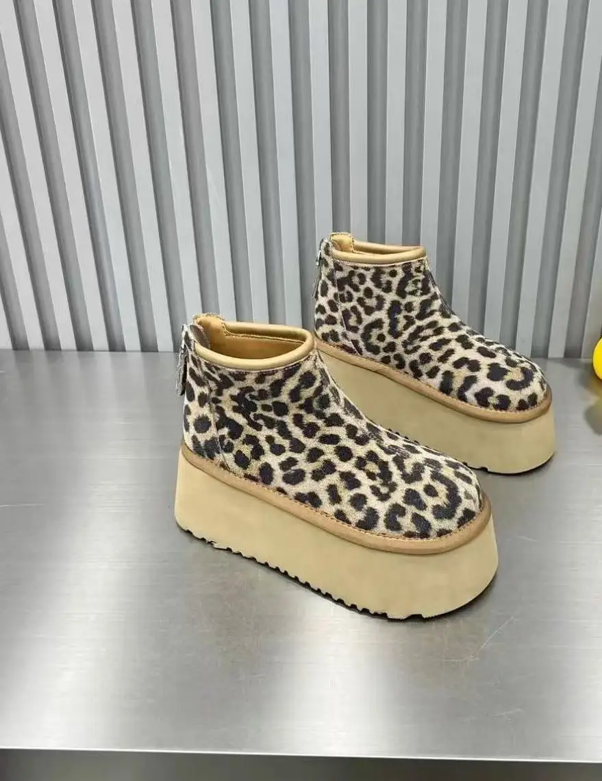 Custom logo factory wholesale lowest price snow boots Custom flag