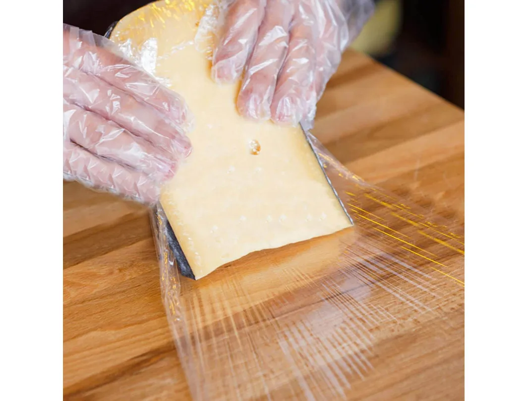 450mm 11mic 300m PVC cling film plastic wrap for food packaging in kitchen