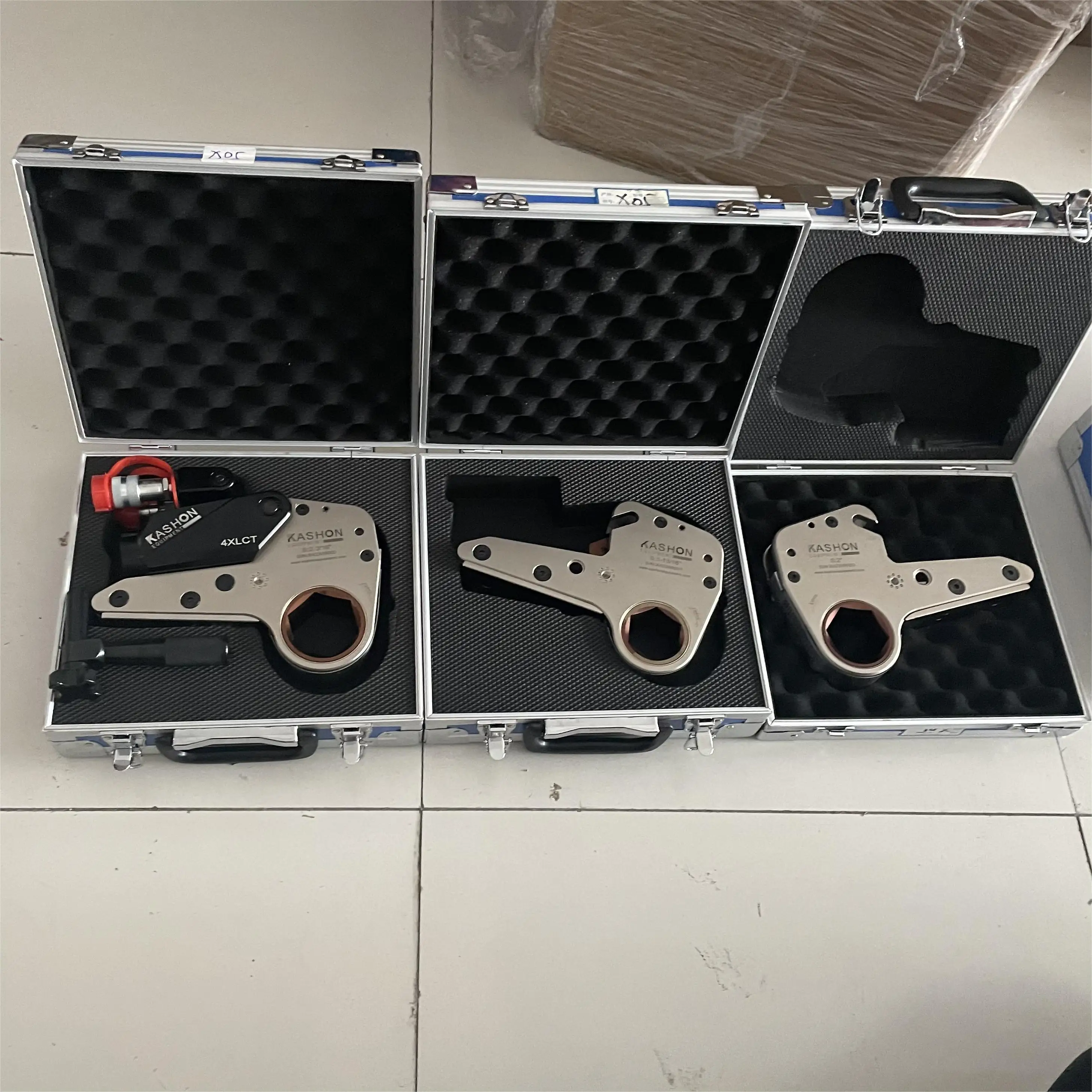 2XLCT 2534Nm 10000psi 700bar Hexagonal Cassette Low Profile Hollow Hydraulic Torque Wrench