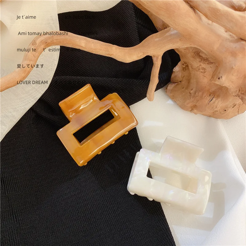  JUHU 2021 темпераментные цветные имитирующие раковину блестящие акриловые полые клипсы одноцветные классические универсальные шпильки оптом для женщин