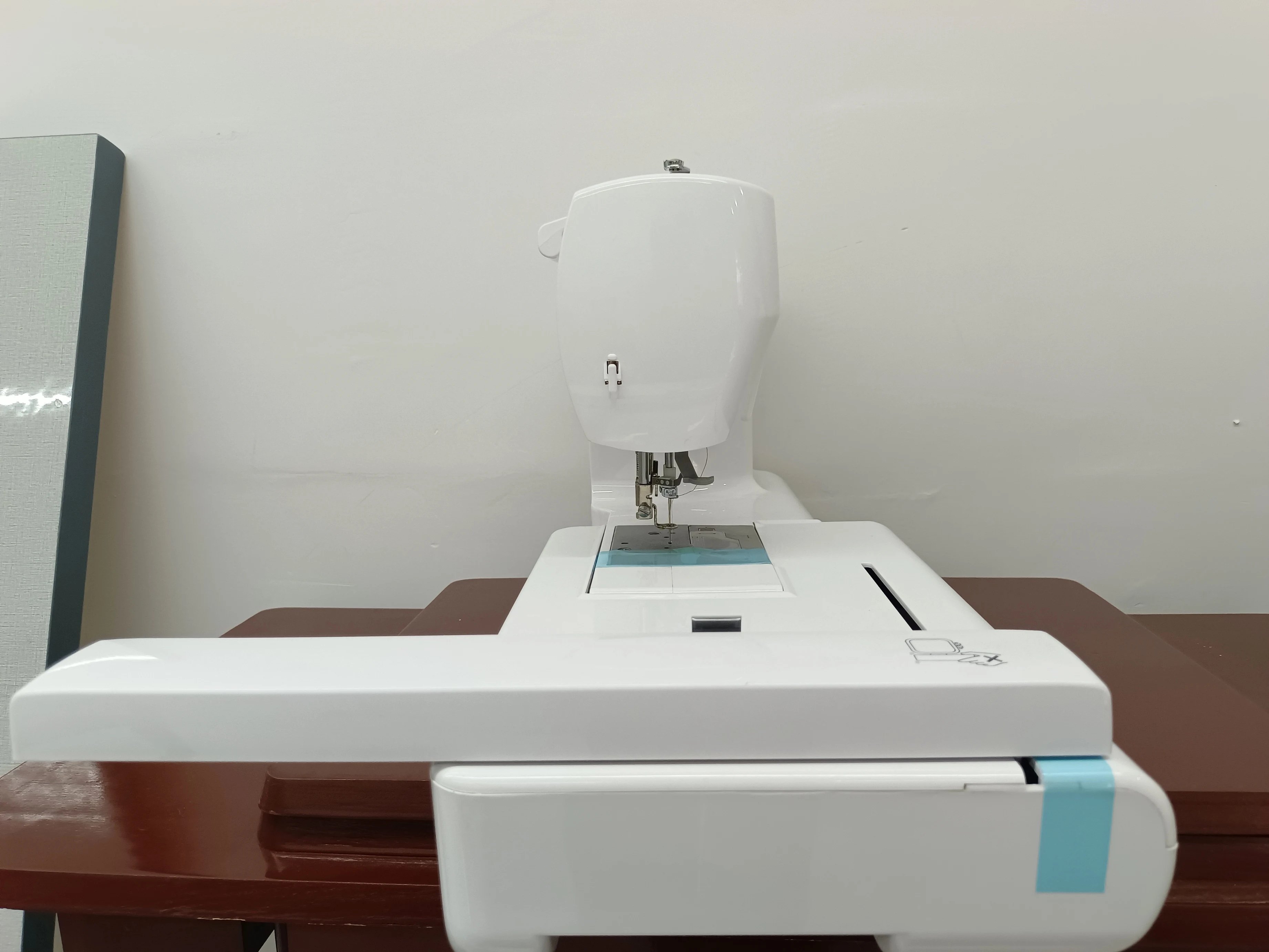 JUKKY JK890B High quality Multi-Function Electric Embroidery Machine for clothing fabrics with 67 seam patterns New condition
