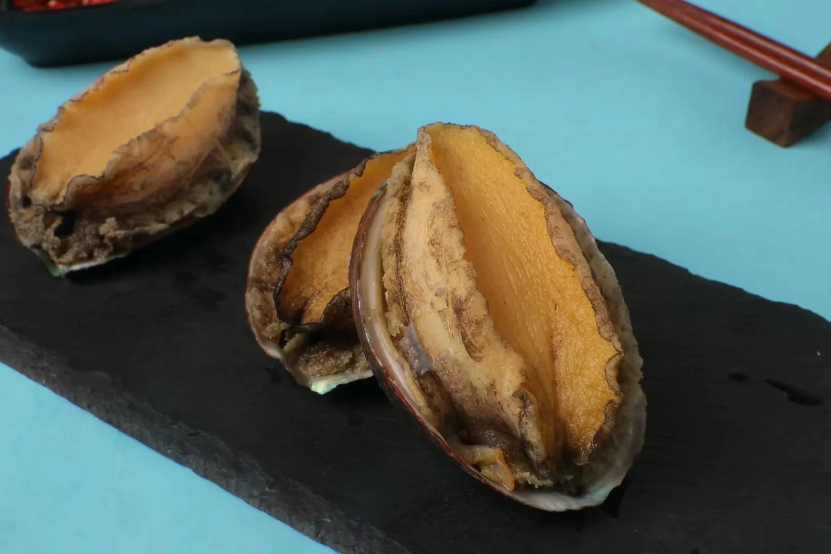 
Frozen cooked abalone in shell gutted and cleaned farmed dired abalone 