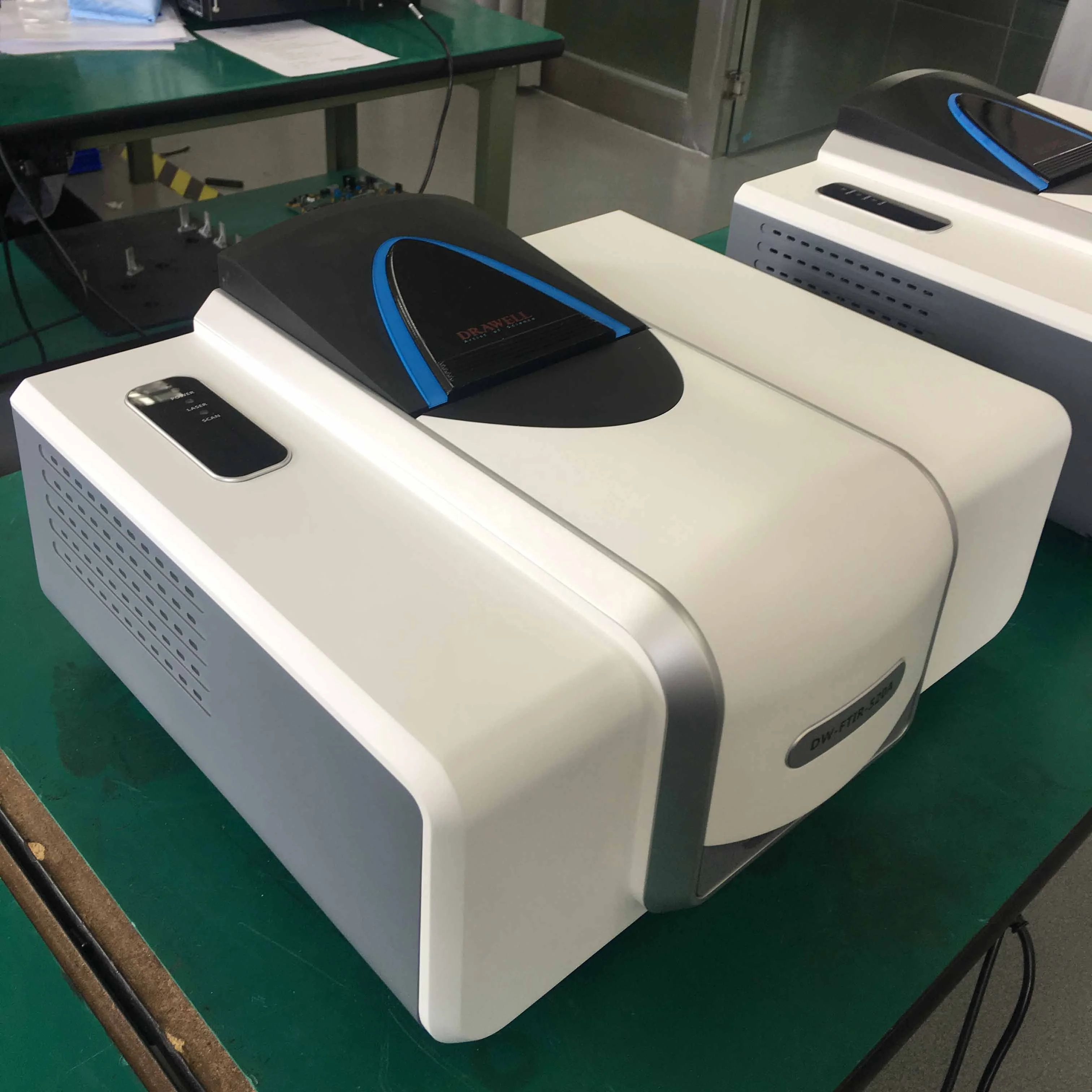  Спектрометр FTIR 530A