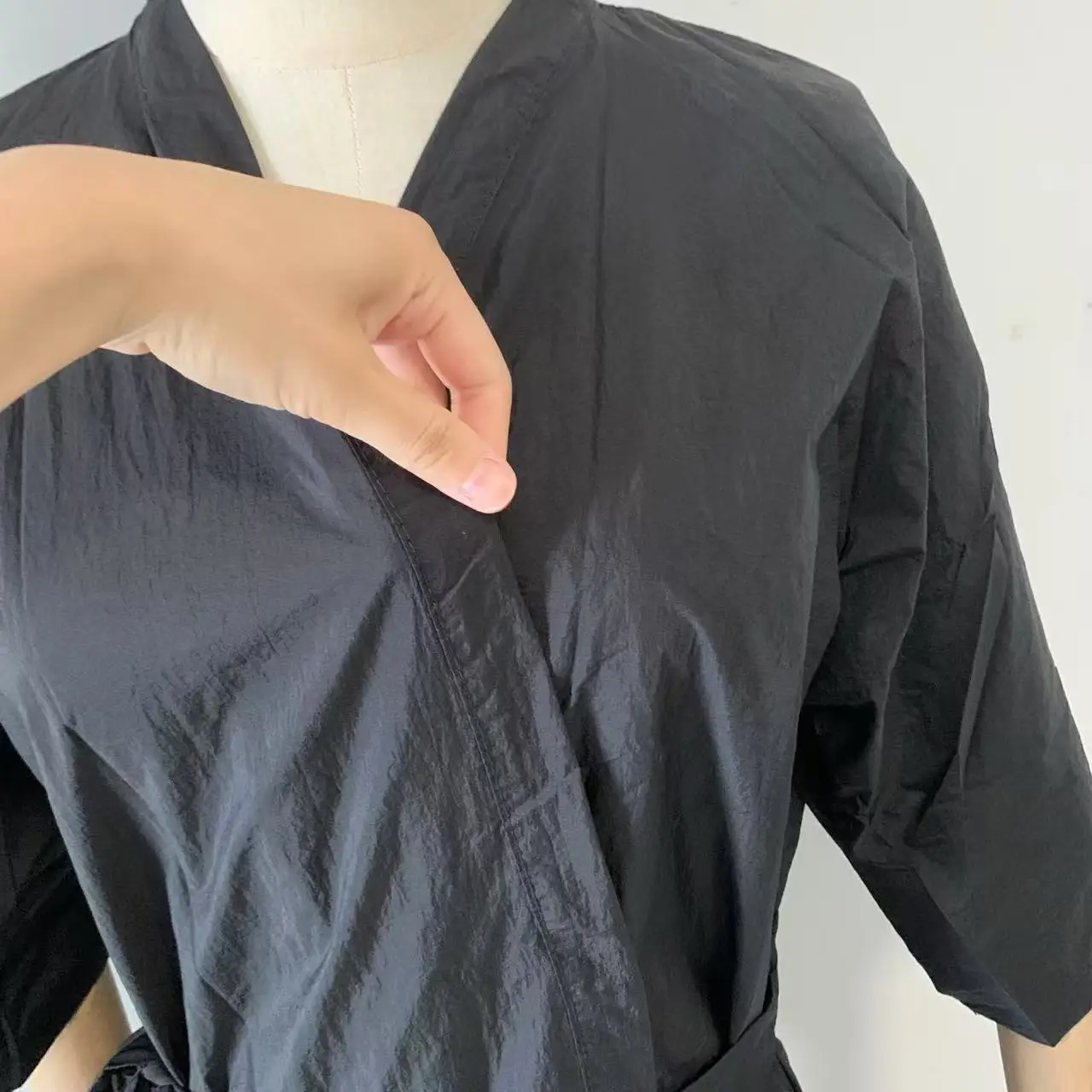 Customizable Wholesale Gown Smock Hairdressing Beauty SPA Salon Client Custom logo Kimono Barber Robe