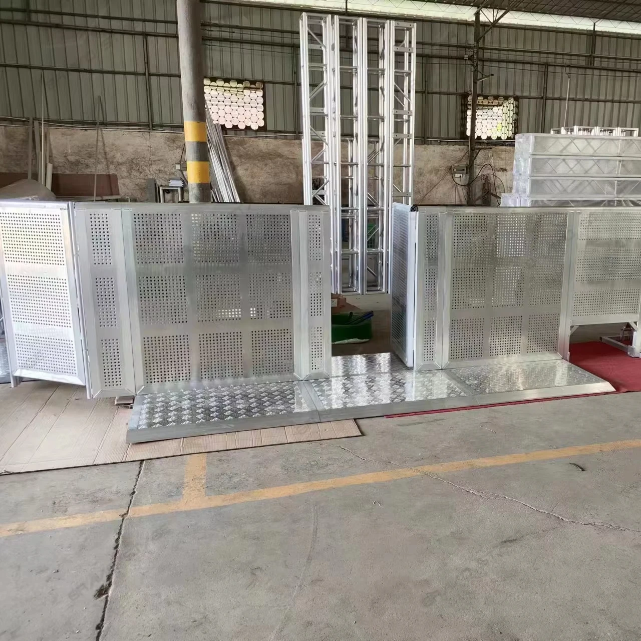 High Quality Aluminum Crowd Control Barricade Concert Barricade Events Stage Barrier Folding Traffic Safety Crowd Barrier