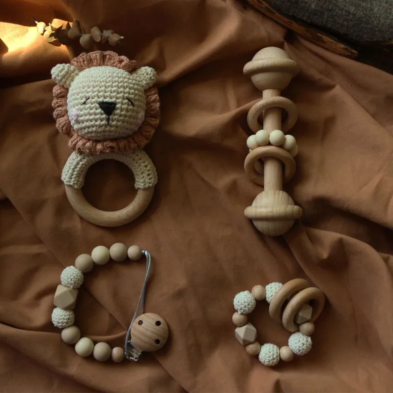 4 Pcs Set Baby Gift  Toy Cute Animal Lion Crochet Rattle Wood Dummy Clip Pacifier Chain Silicone Wooden Teether Baby Toy Set