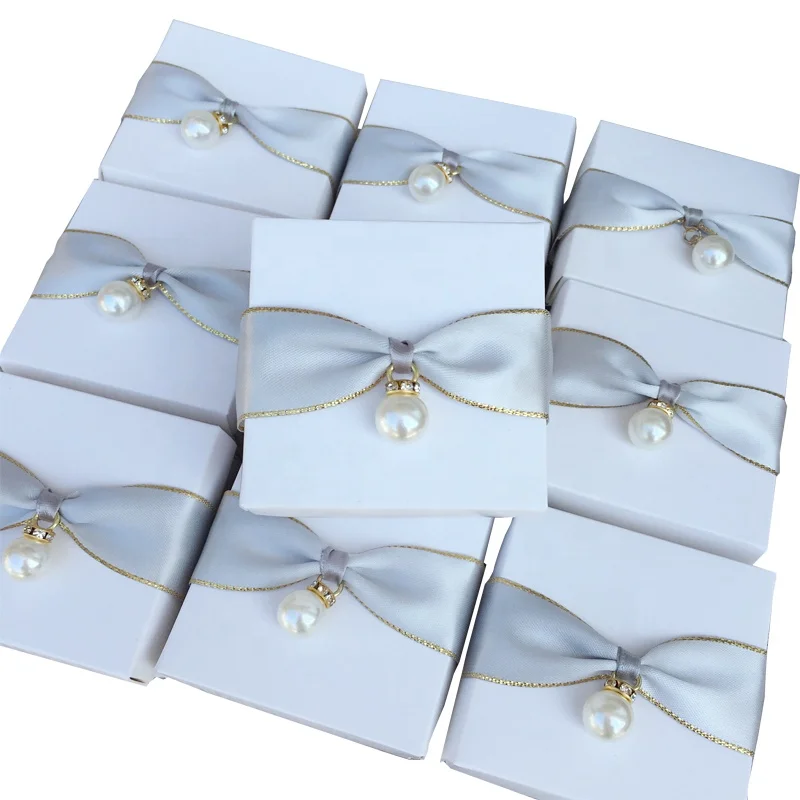 
New Arrival customized small White Folding Paper wedding candy boxes wholesale favor gift box for guests 