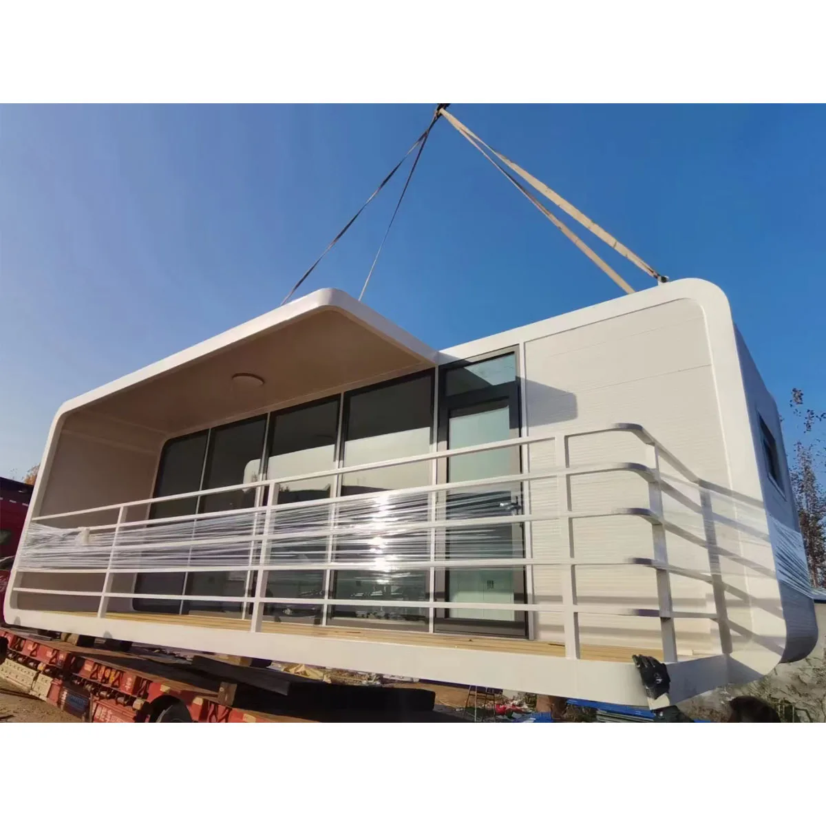 2024 Prefab Luxury Modern Modular Apple Cabin Space Capsule Container House for Sale for School Hotel or Living Room