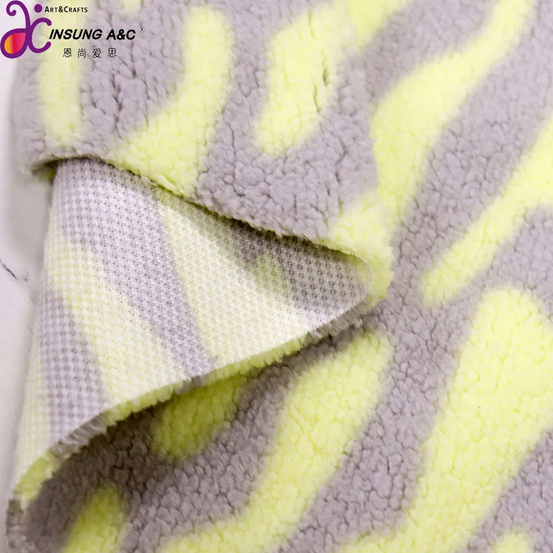High Quality Rabbit Fur Printing Fabric Rainbow Striped Plush Fabric Lamb Velvet Fabric