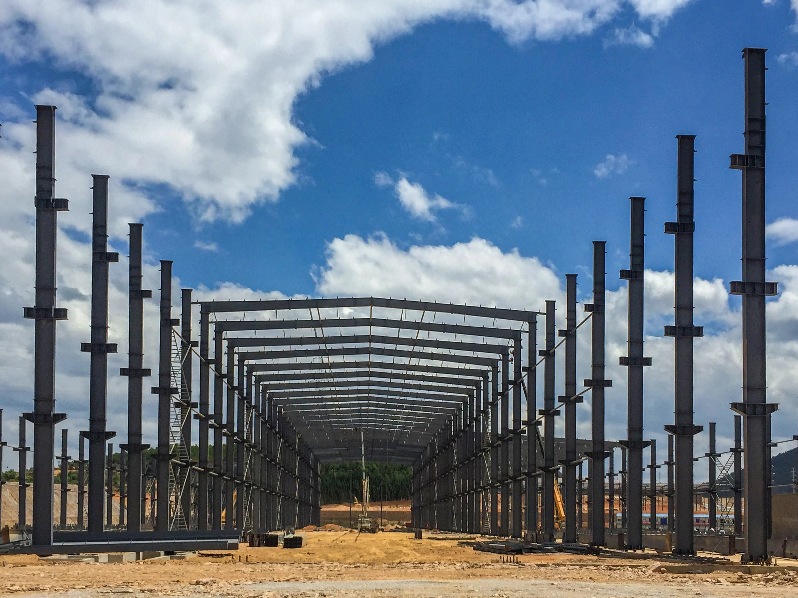 China factory cheap steel construction prefabricated garage /carport price