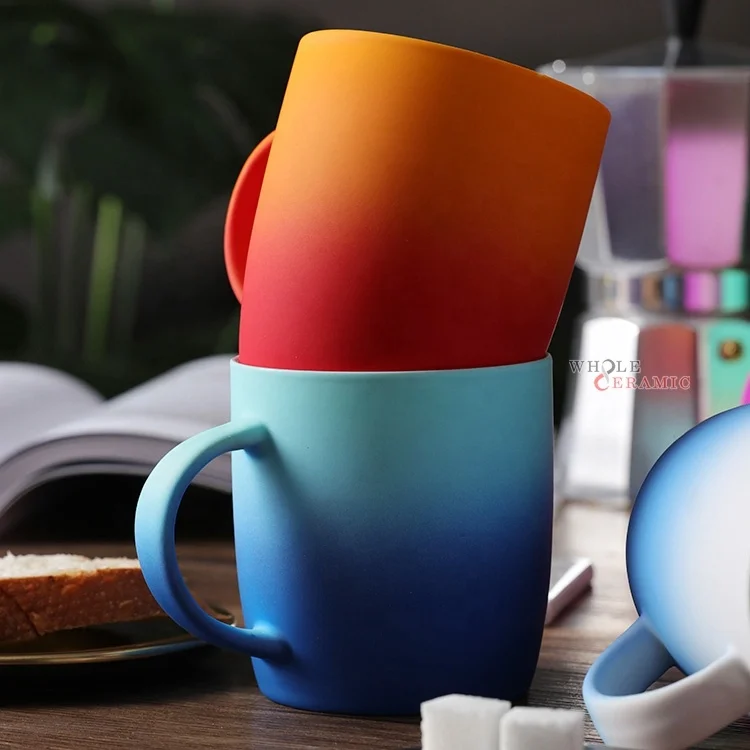 Оптовая продажа индивидуальная красочная мягкая на ощупь керамическая кружка с резиновым покрытием в различных формах и цветах заводской поставщик
