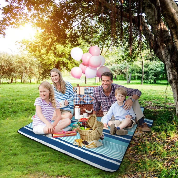 Eco-Friendly lightweight portable 100% Polyester Printed Fleece Plaid Folding outdoor Waterproof Large Custom Picnic Blanket