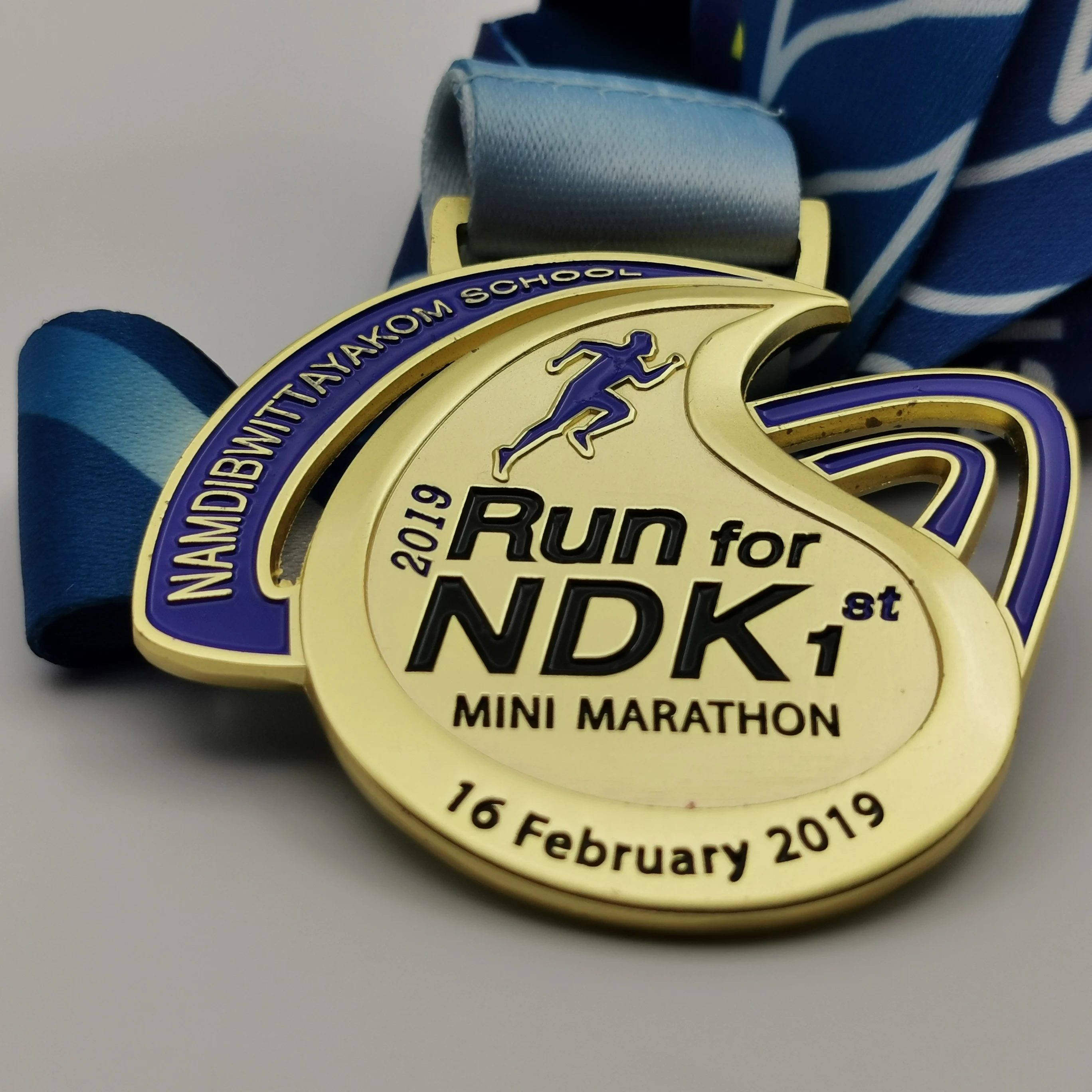 
custom Feiyu plated gold movement medalshape running medals with ribbon ribbon for medals 