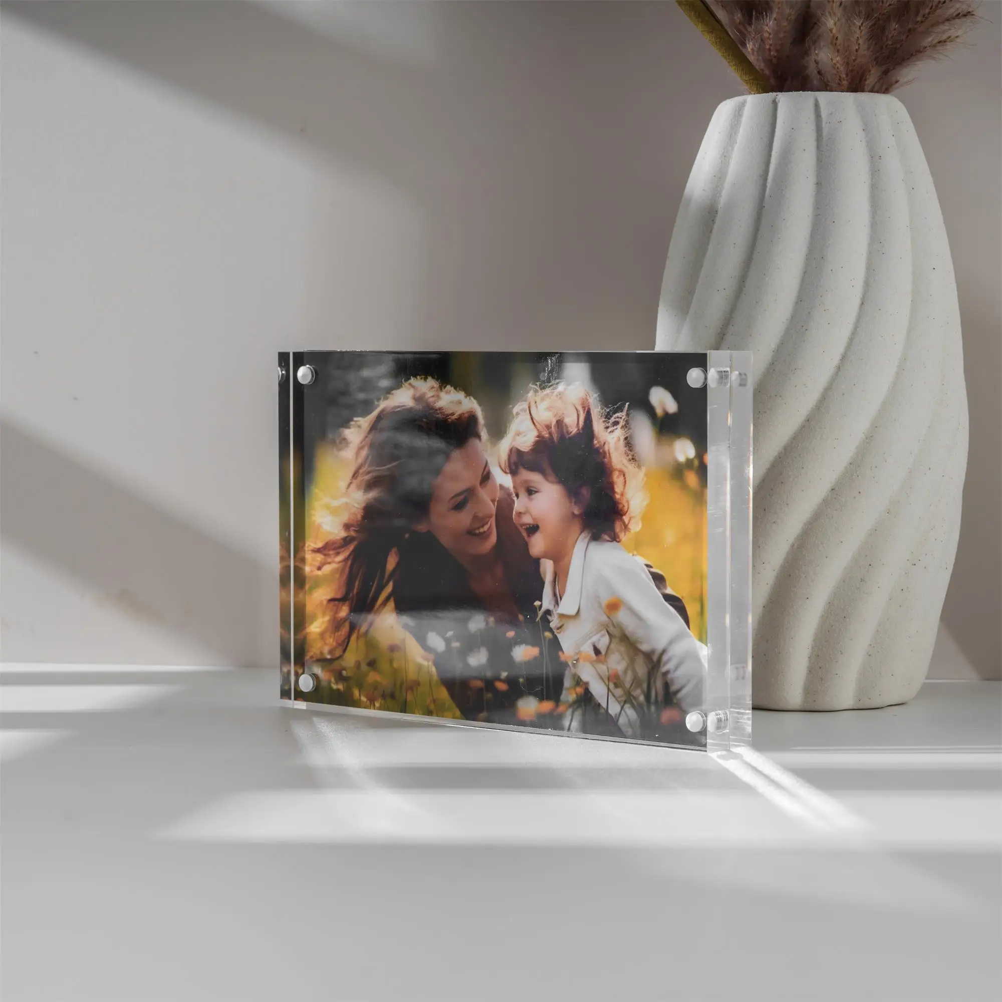 Wholesale High Quality Clear Freestanding Double Sided Bezelless Magnetic Acrylic Photo Frame for Desktop Display