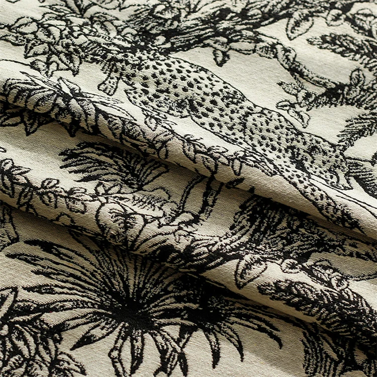 30 cotton 70 polyester Plain Black And White Jungle Wind Yarn-dyed Plant And Animal Thick Polyester-cotton Jacquard Fabric