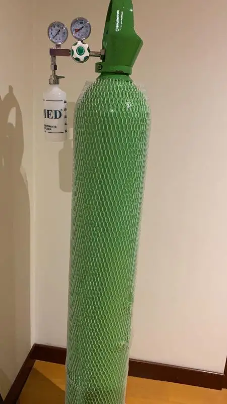 
Factory Price Seamless Hot selling medical oxygen bottle 6L/7L/8L/ 10L/15L/40L/50L Portable oxygen bottle oxygen cylinder 