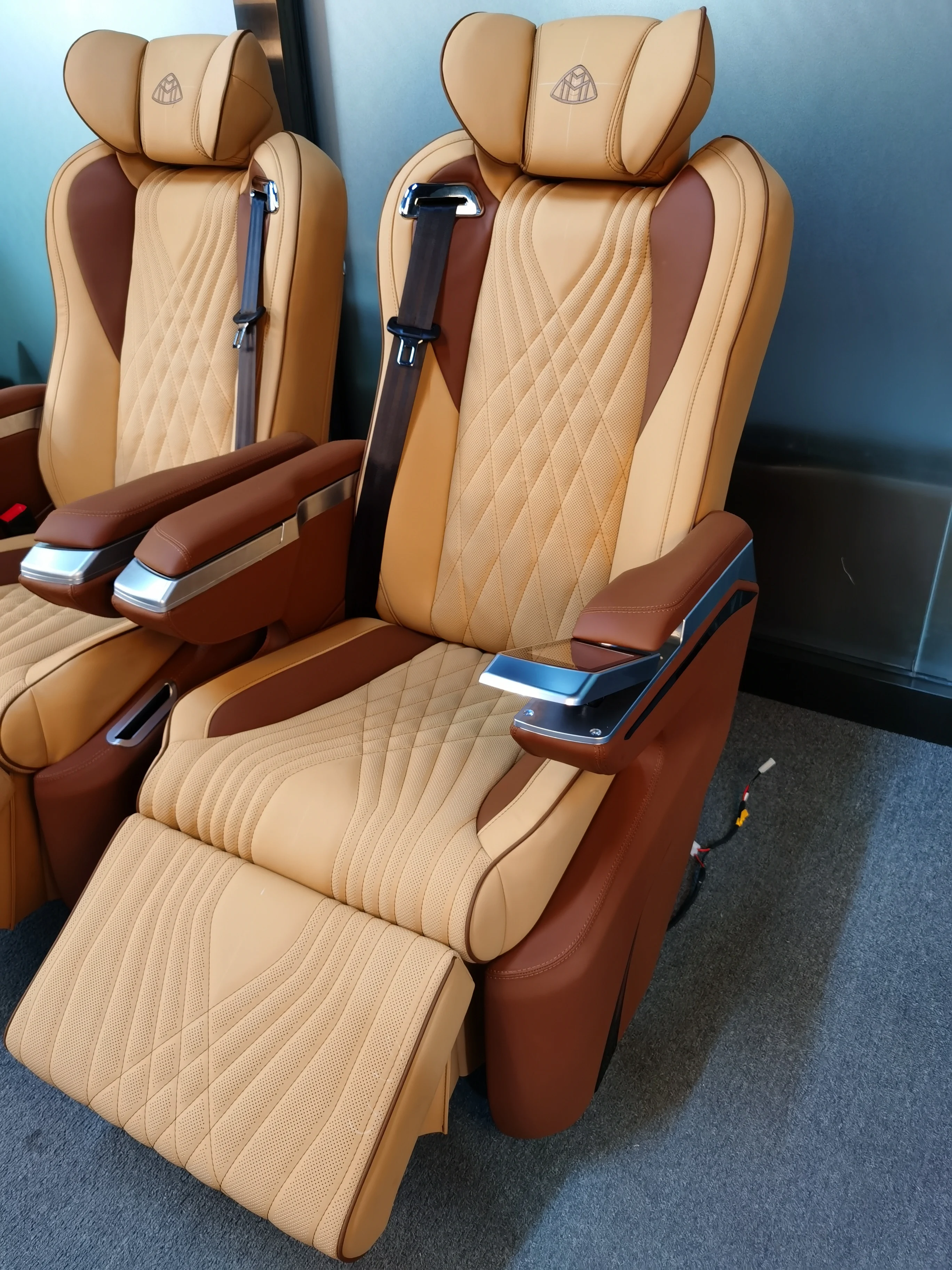 
Factory Power car parts car Interior seat parts Electric seat for MINIBUS LUXURY VIP CARS AND VANS 