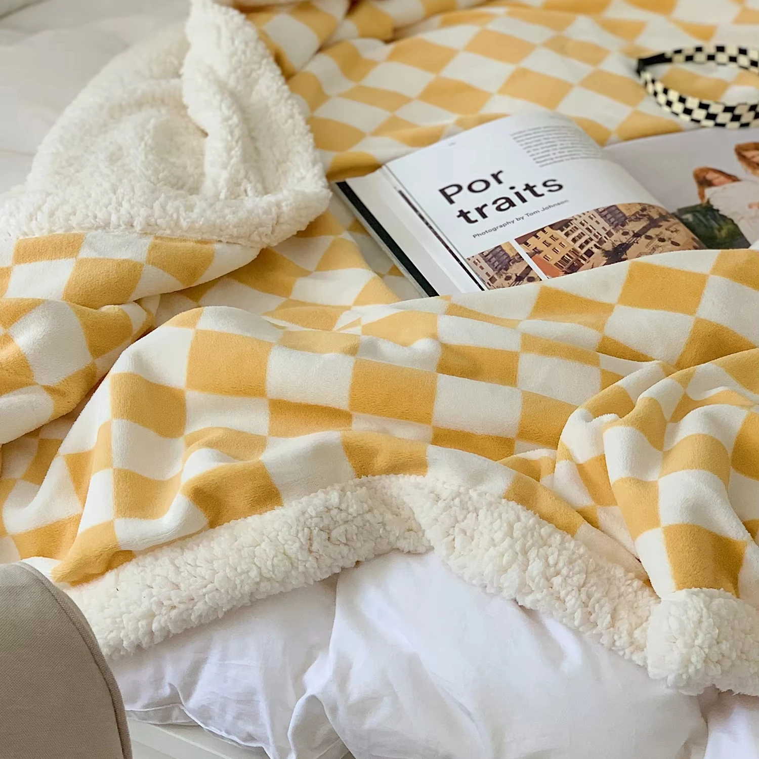 Hot Selling Products 2022 High Quality Manufacturer Cheap Plaid Warm Super Soft Custom Color Flannel Fleece Sherpa Throw Blanket
