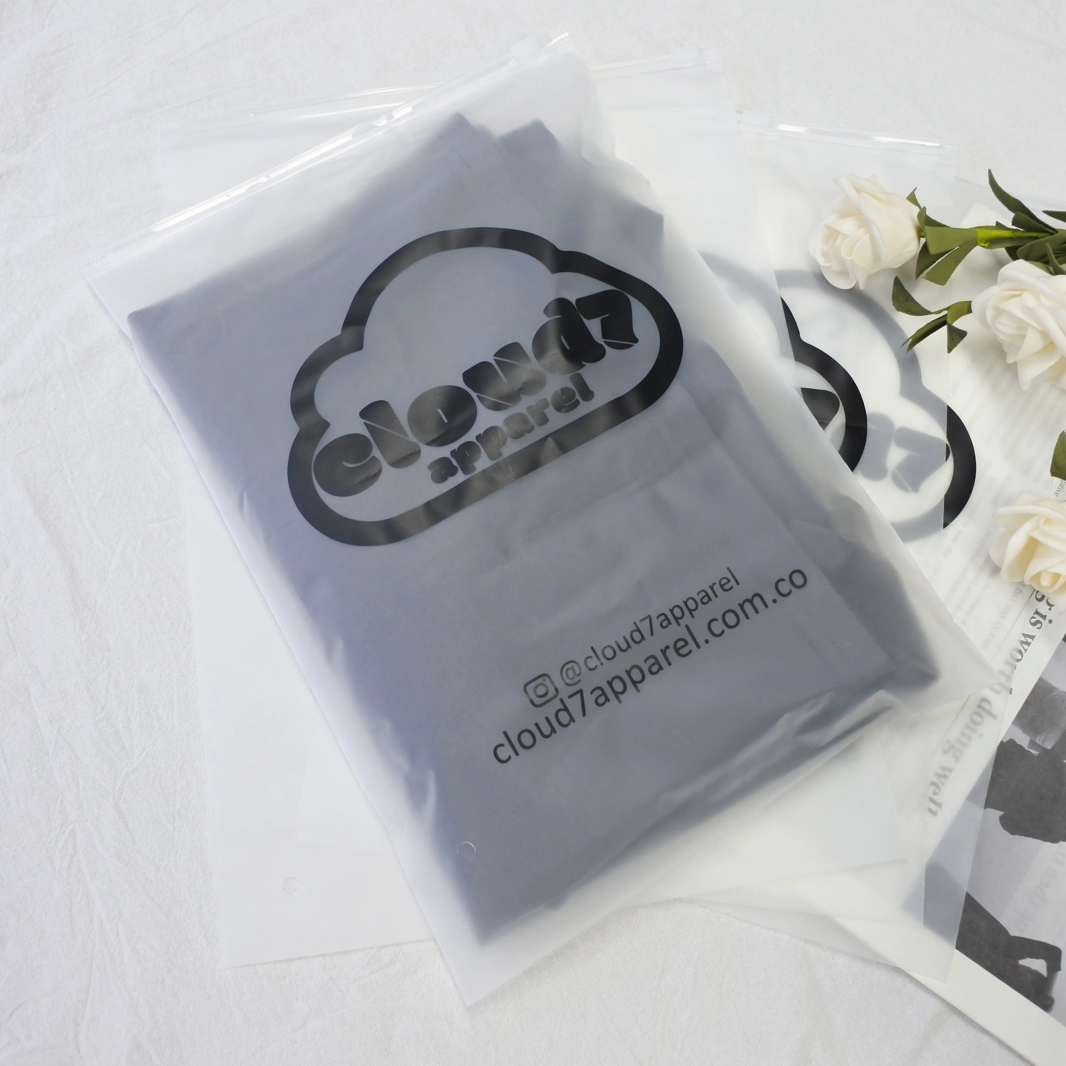 Customized Biodegradable Frosted sealing zipper lock bag Packaging Bags to Shirt\/ Hoodies\/ Pants With logo plastic bags