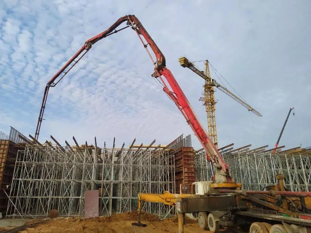 37m Truck-mounted Concrete Pump SYM5230THB 370C-8A to Oman