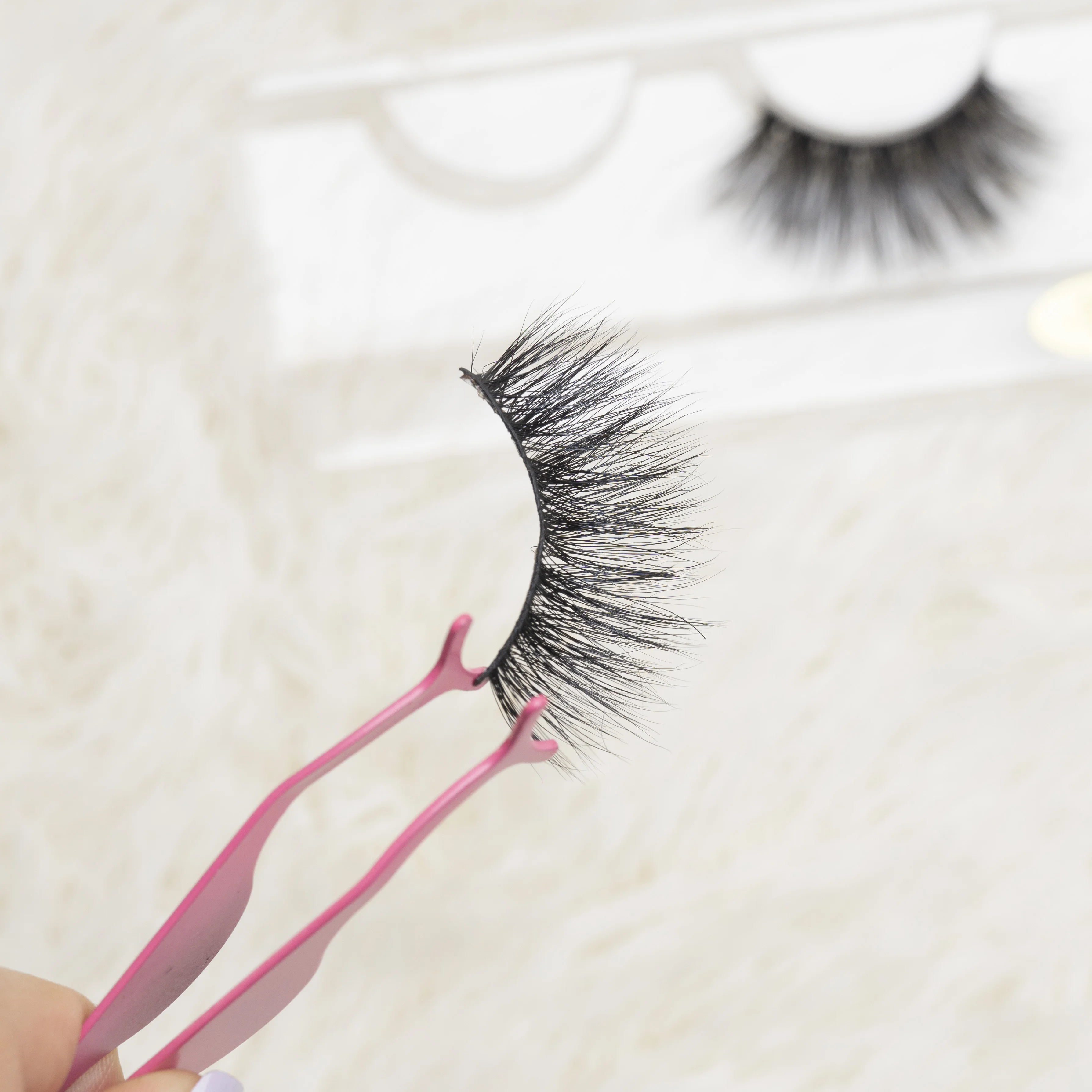 
2021 hot wholesale eyelash 3D mink eyelash customized packaging box own logo brand eyelash supplier 