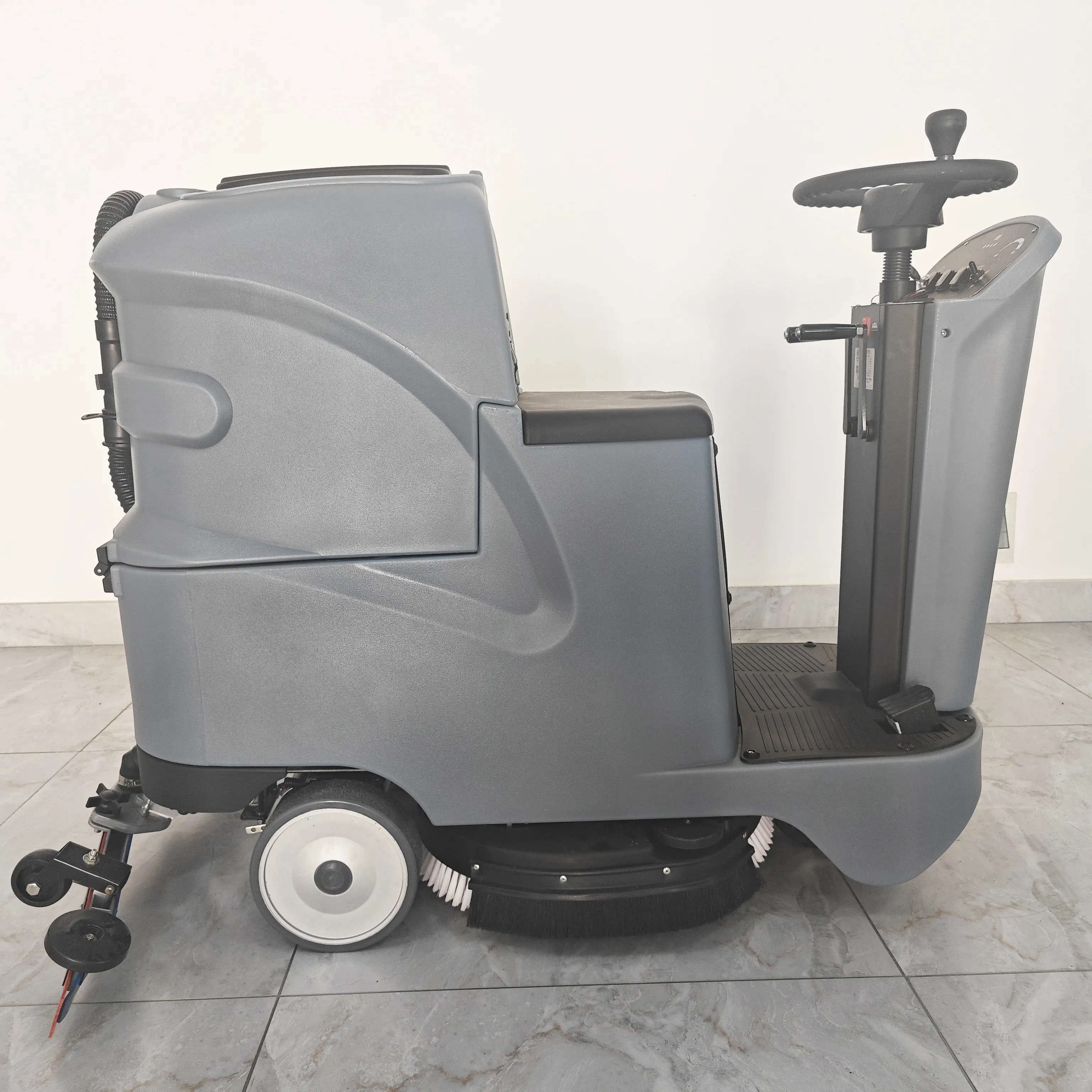 CleanHorse G6 low price automatic industrial floor scrubber on ride warehouse cleaning machine