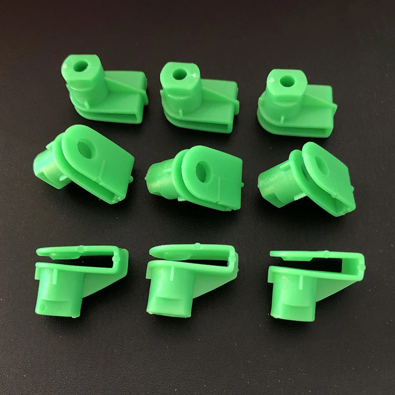 30PCS Dashboard Center Console Dvd Bumper Self-tapping Base For Audi Ford Focus 1404969 / 24449408 Auto Plastic Fasteners Clips