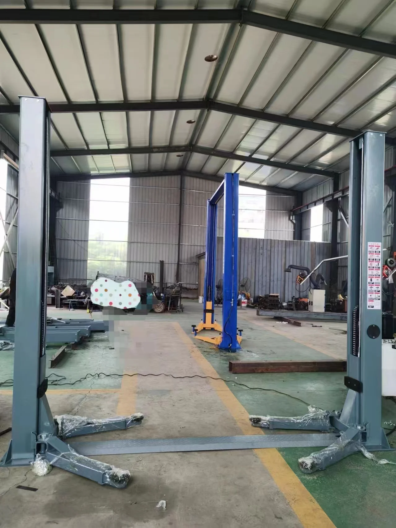 Factory price 3500/4000kg two post car lift with Electric lock 2 poles car crane car elevator with 1 year warranty