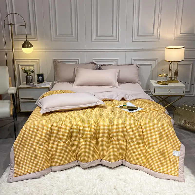 Wholesale Custom Luxury Printed Microfiber Polyester Satin Cooling Cool Fiber Summer Quilt Quilts Bedspreads Covers For Summer