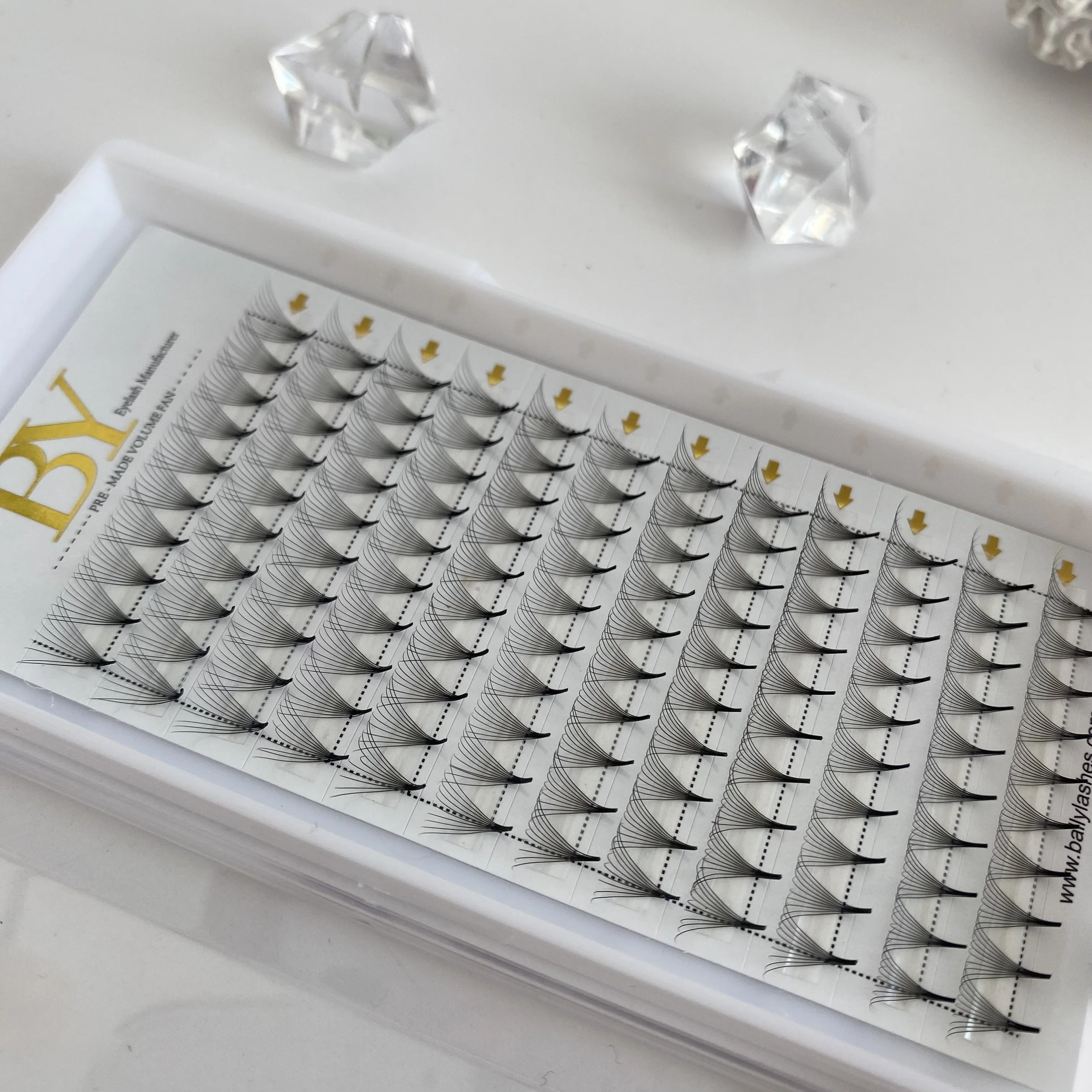 pre made fans eyelashes extensions lash trays wholesale 0.03 0.05 0.07 0.10 cc 8mm-18mm lash extensions pre-made