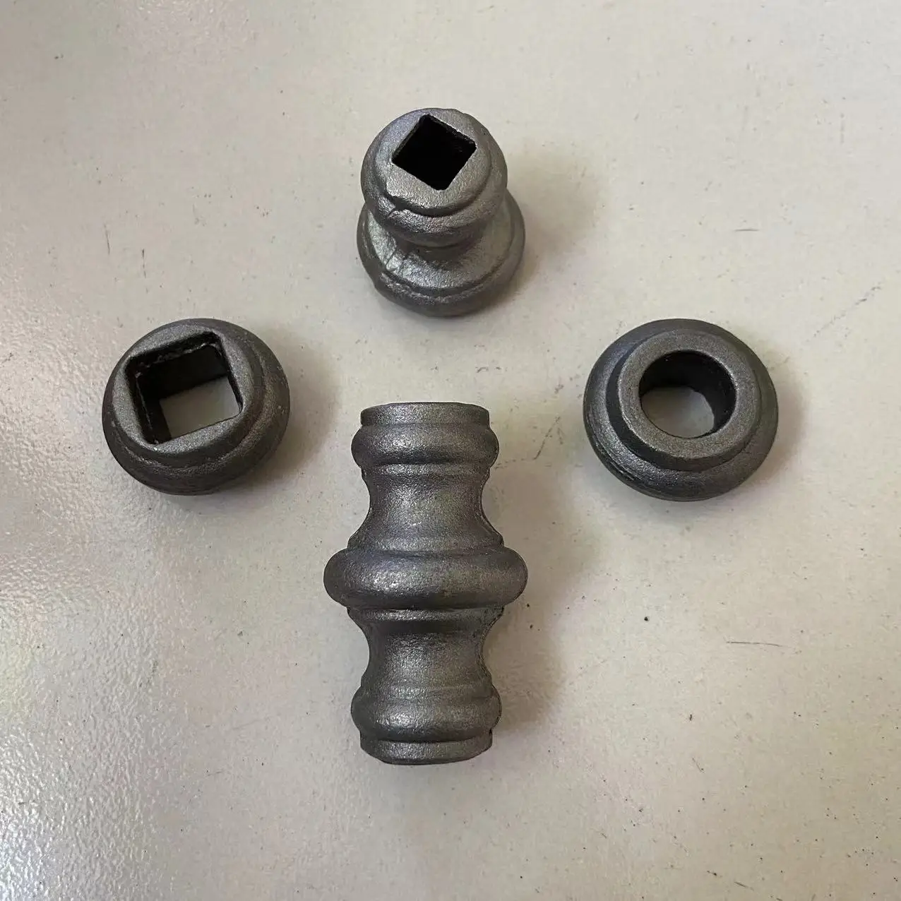 China Factory Cast Iron Collars Ornamental Wrought Studs for Stair