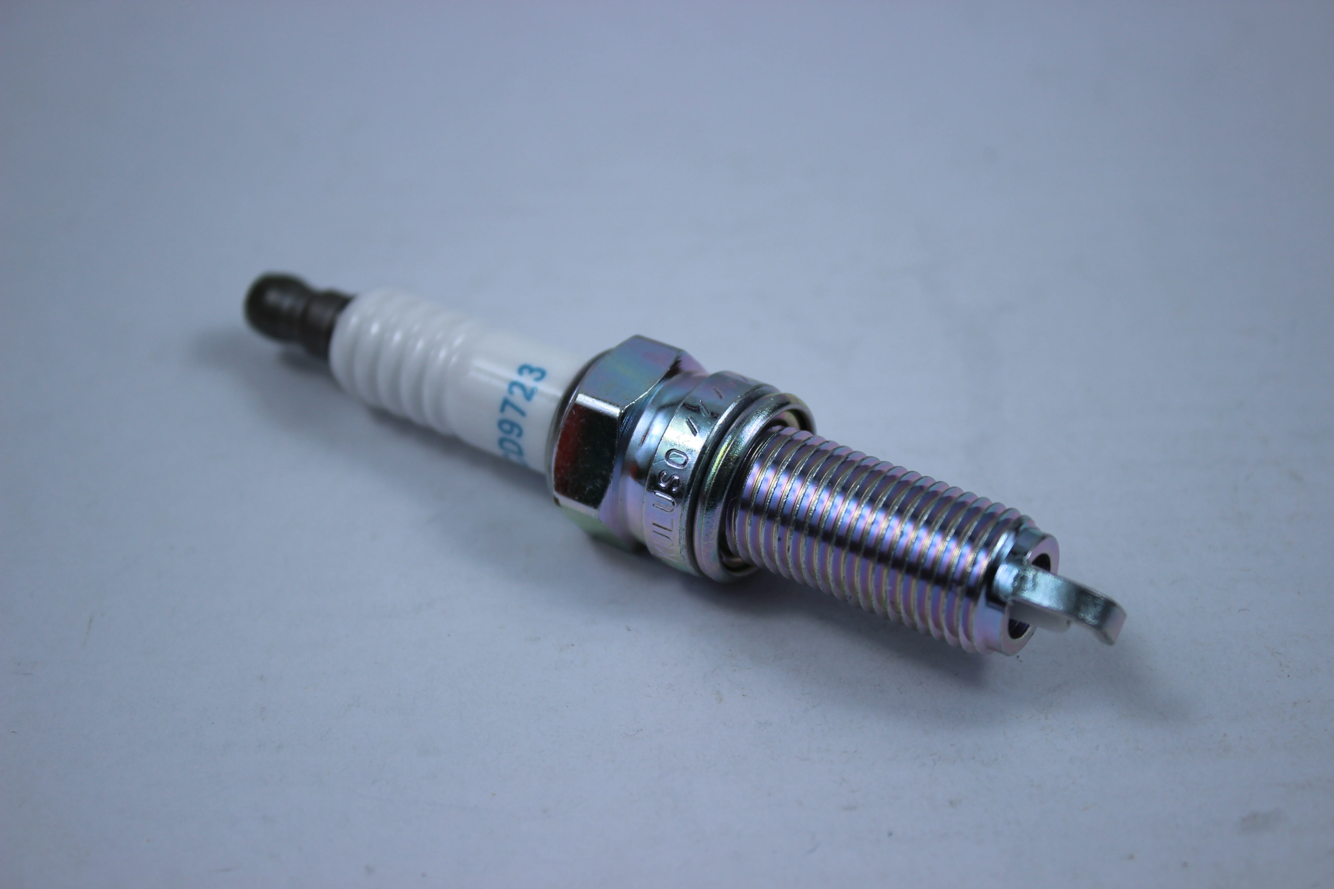 18846-11070 Genuine engine parts Iridium Spark plug for HYundai Santa Fe Elantra SILZKR7B-11 denso spark plug