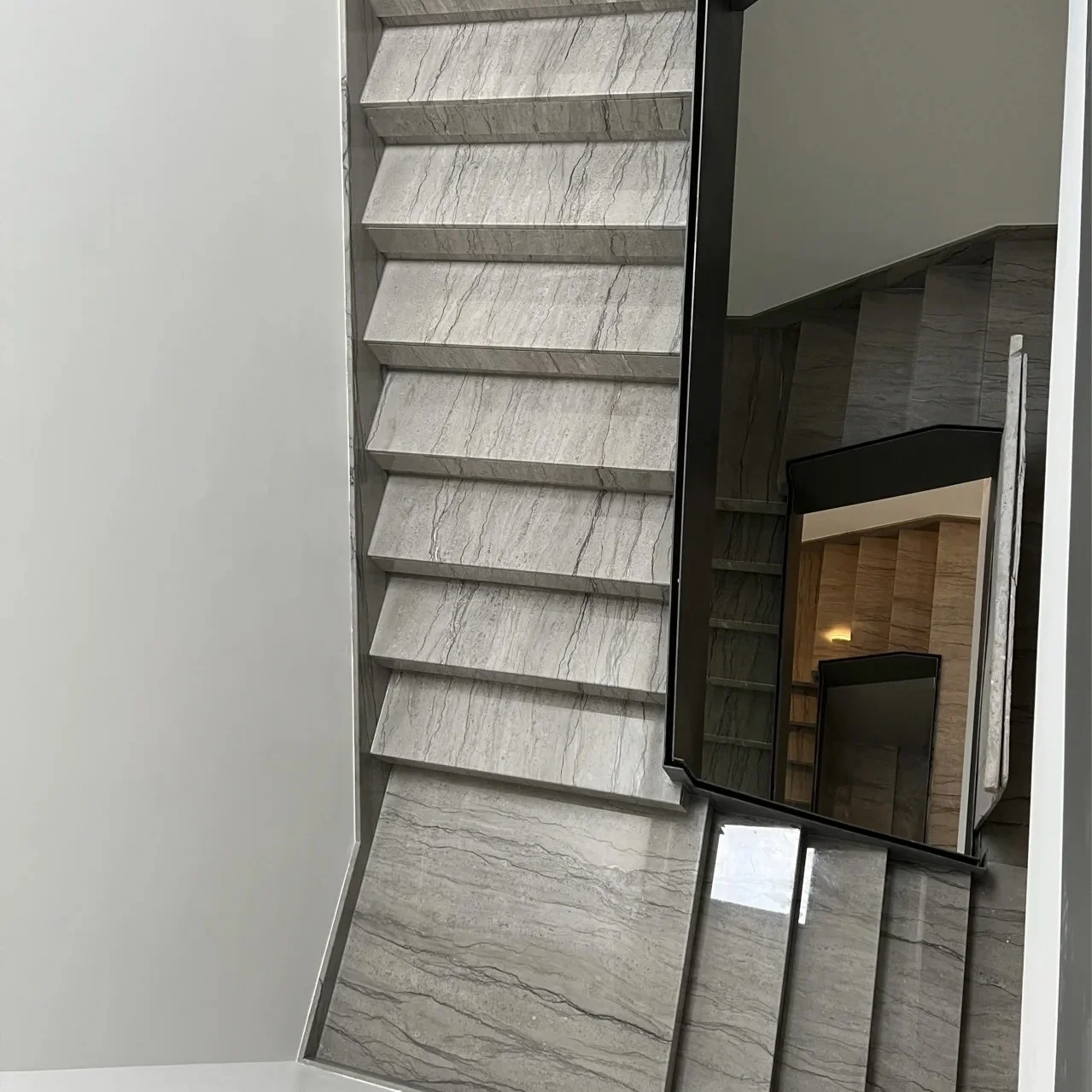 Manufacture  Double Layer Carbon Steel Railing Glass Guardrail Striped Natural Marble Staircase Step Steel Plate Staircase