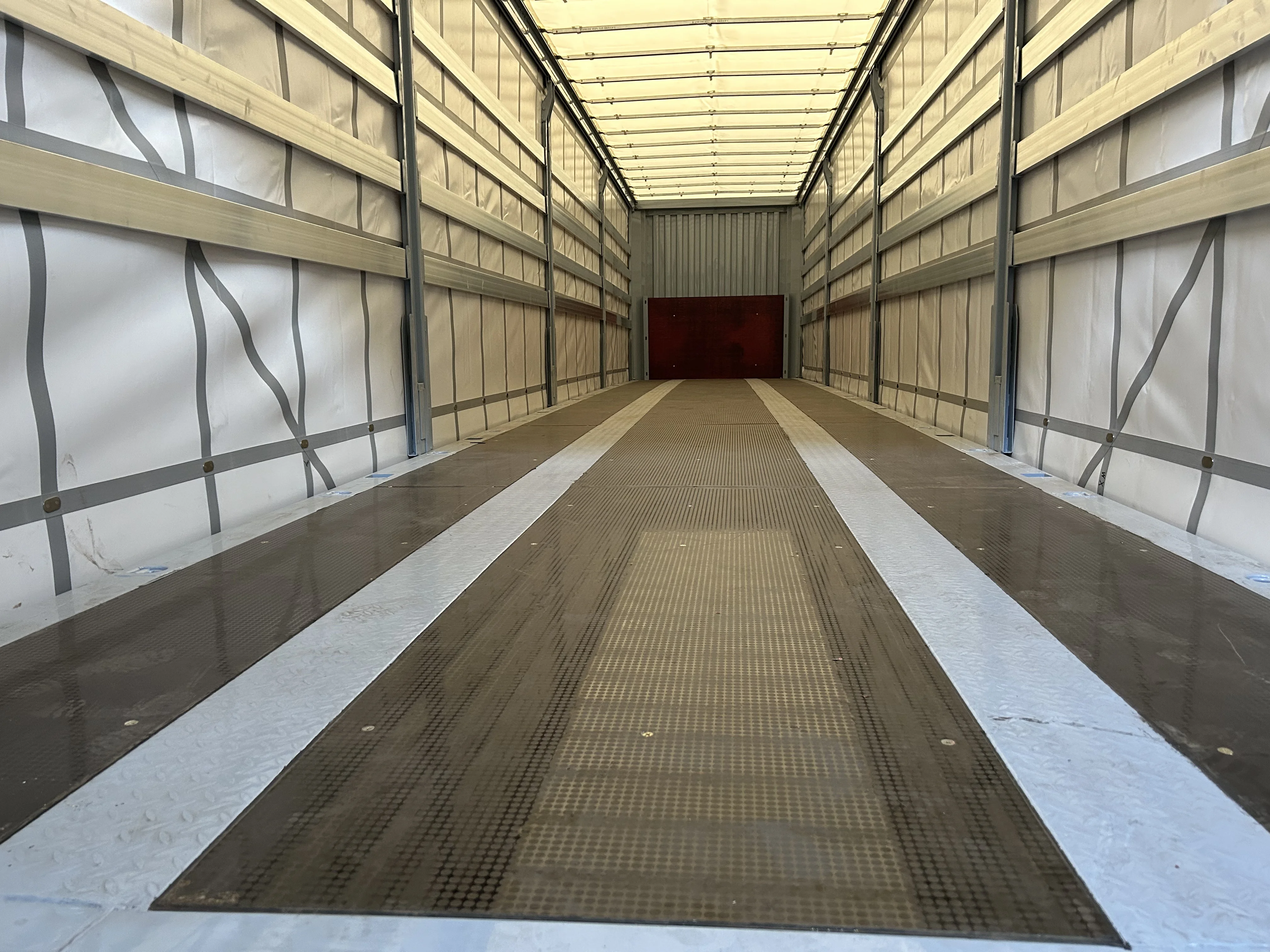 3 Axle 16m 13m 60 tons Cargo Transport Trailer Dry Van Box Side Curtain semi Trailer in Russia