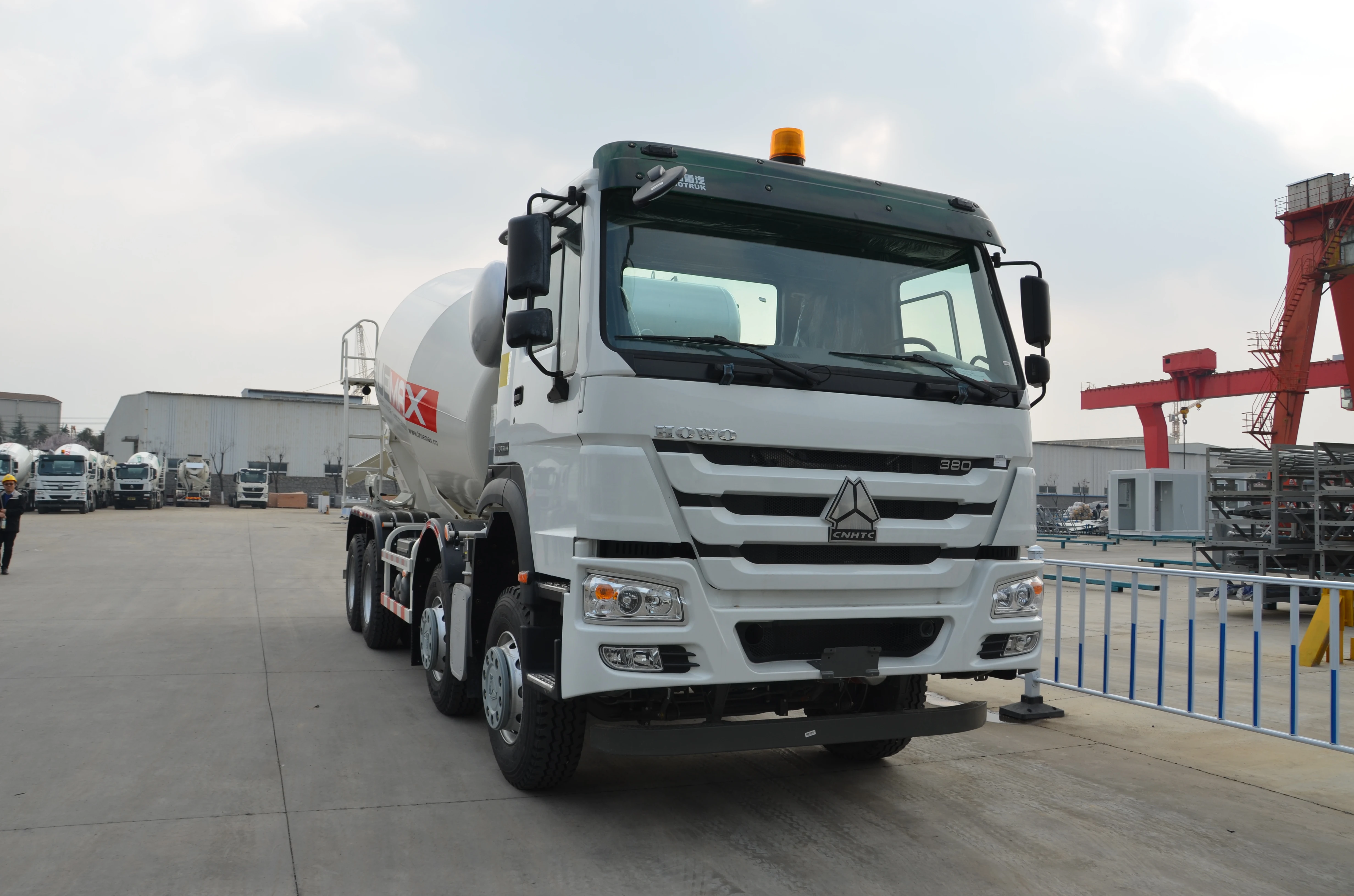 12 cubic concrete mixer truck/ concrete transit mixer