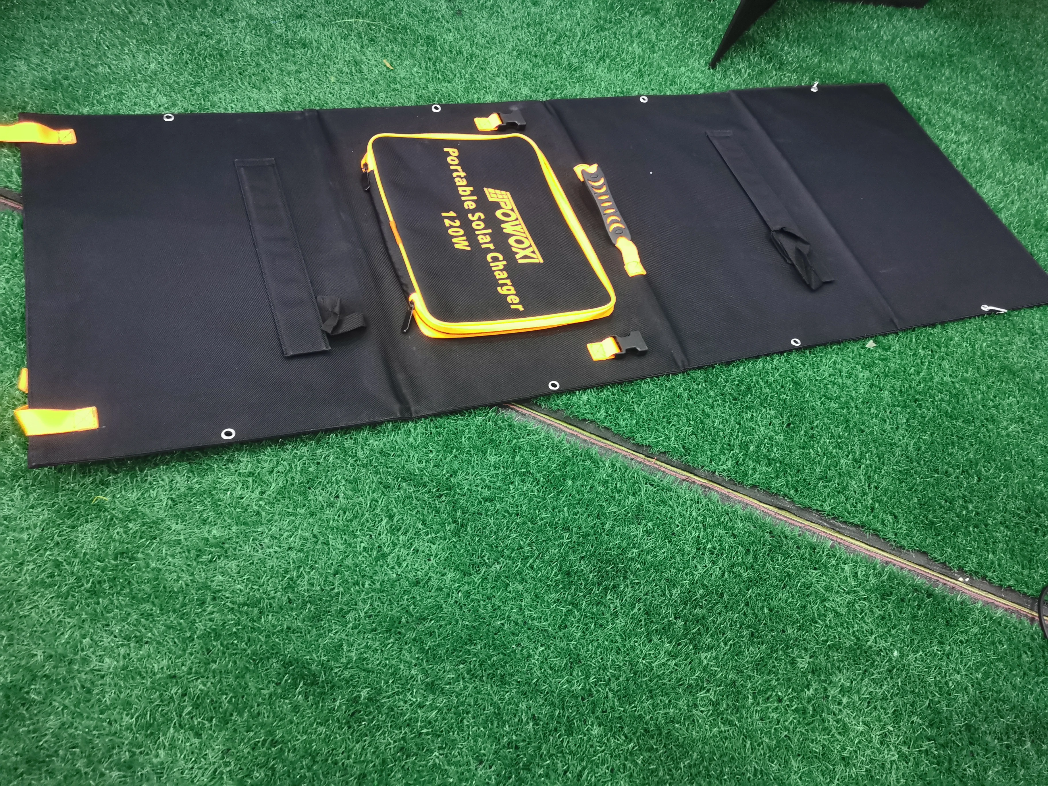 400W Portable Solar Panel Foldable & Durable Waterproof IP68 For Outdoor Adventures Foldable Solar Panel ETFE CA-1020