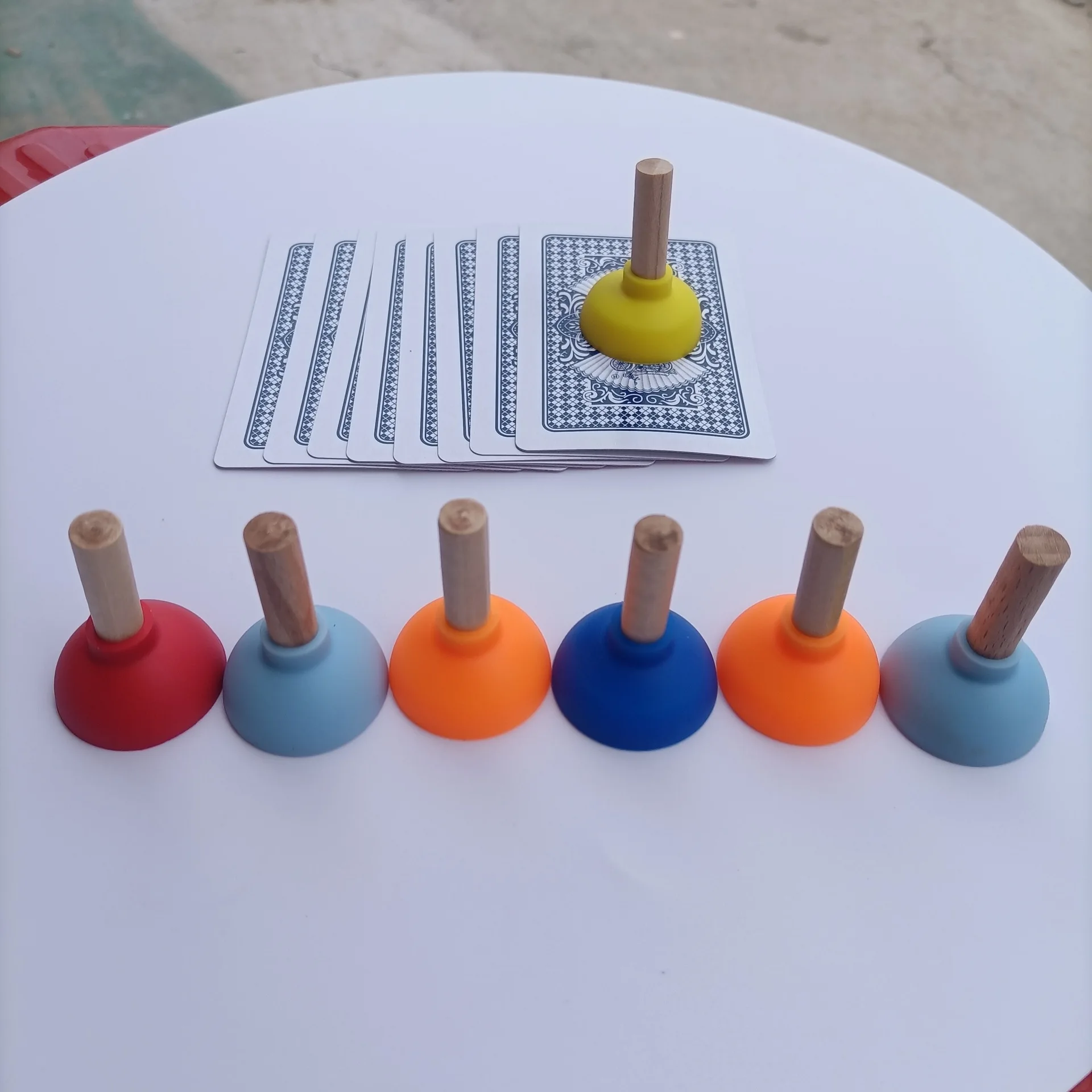 Cheap Price Mobile Phone Stand Creative Wooden Stick Toilet Plunger Silicone Suction Cup Desk Phone Stand Toy