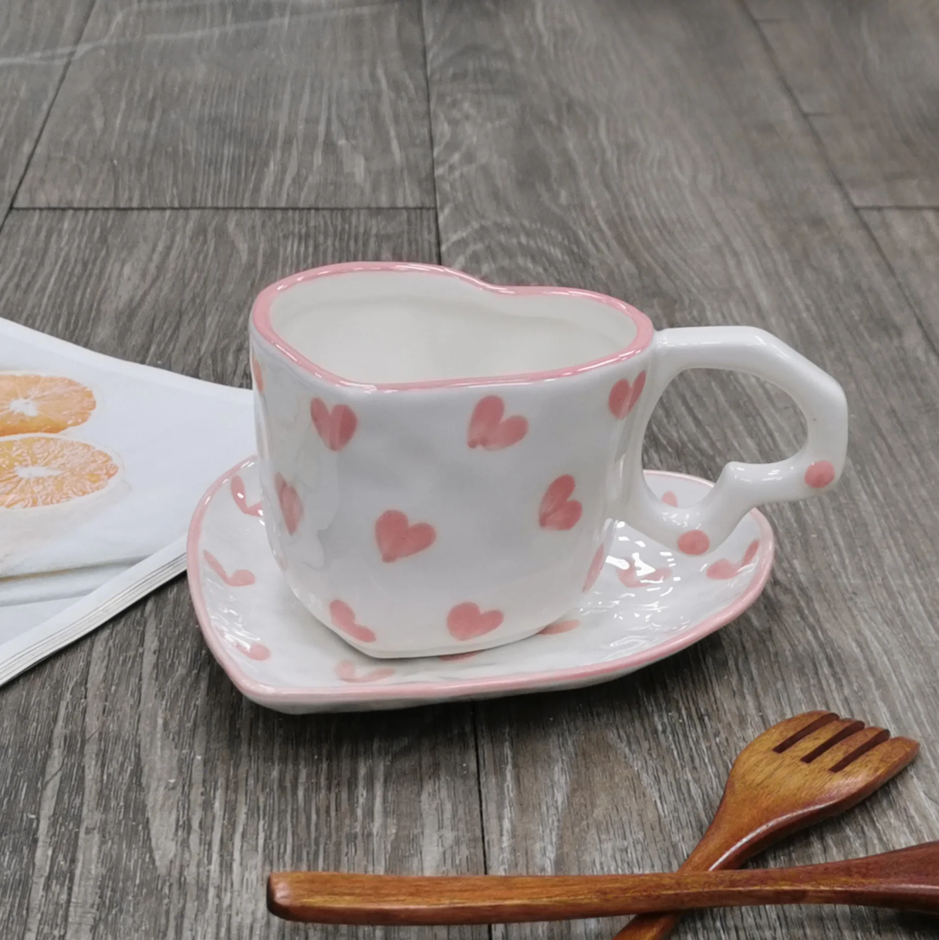 Creative heart shaped handle water cup cute mug pink love plate custom ceramic coffee cup and saucer