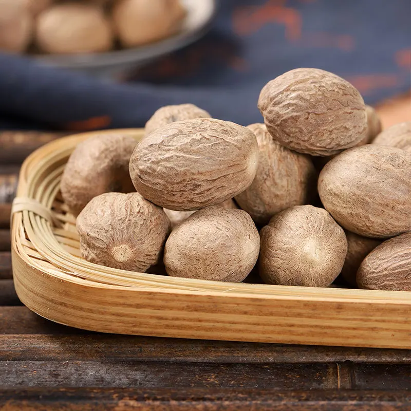 High quality hot selling wholesale 100% natural  original dried nutmeg with shell from indonesia