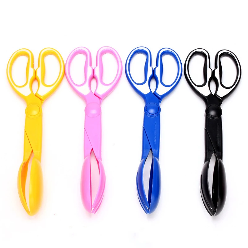 Wholesale Portable Dog Poop Pick Up Scissors Dog Travel Outdoor Waste Holder Portable Dog Poop Scooper