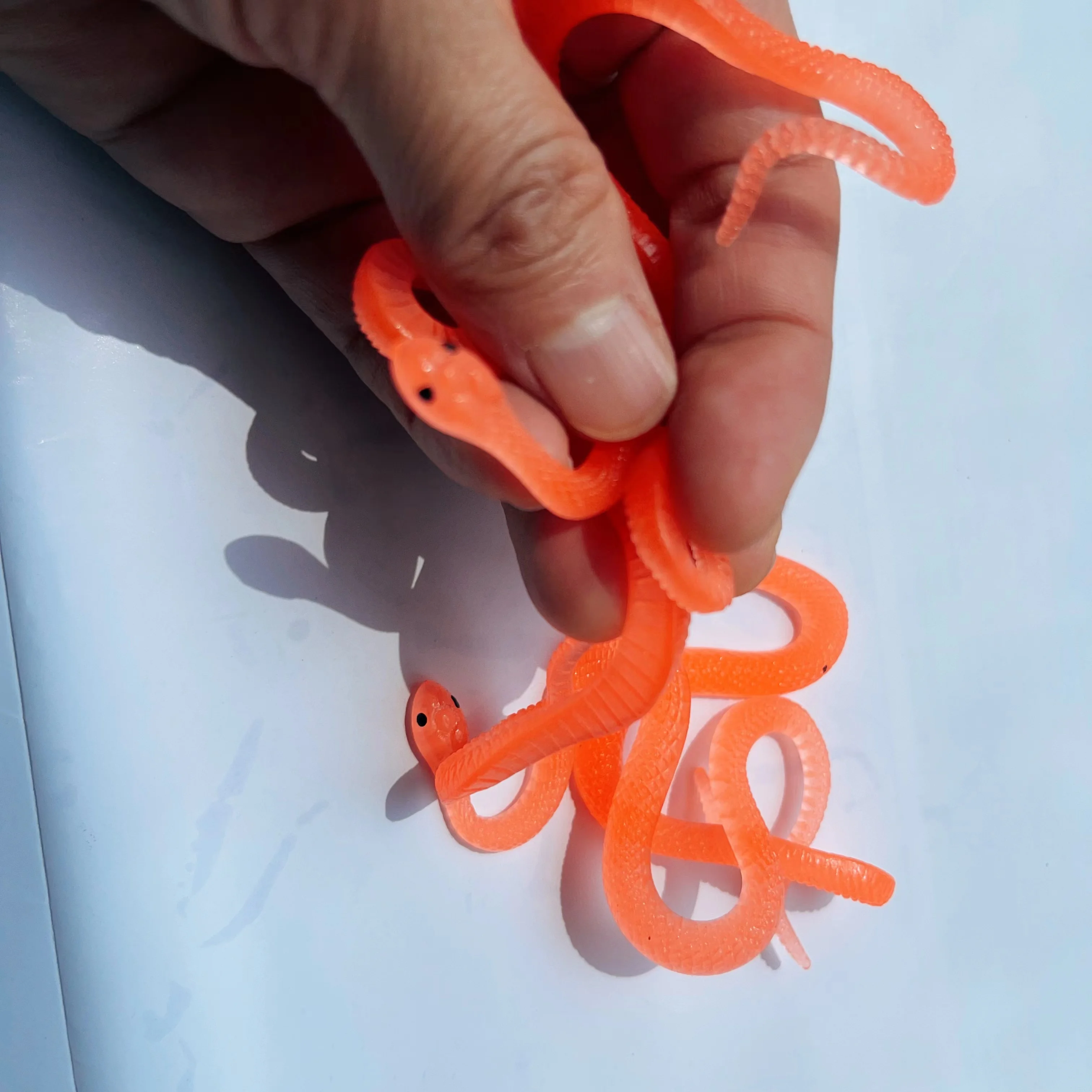 Wholesale 28mm 1 Inch Plastic Vending Capsules Mini Soft TPR Rubber Snake Stretchy Toys Snake Figure Animal For Toy Capsules