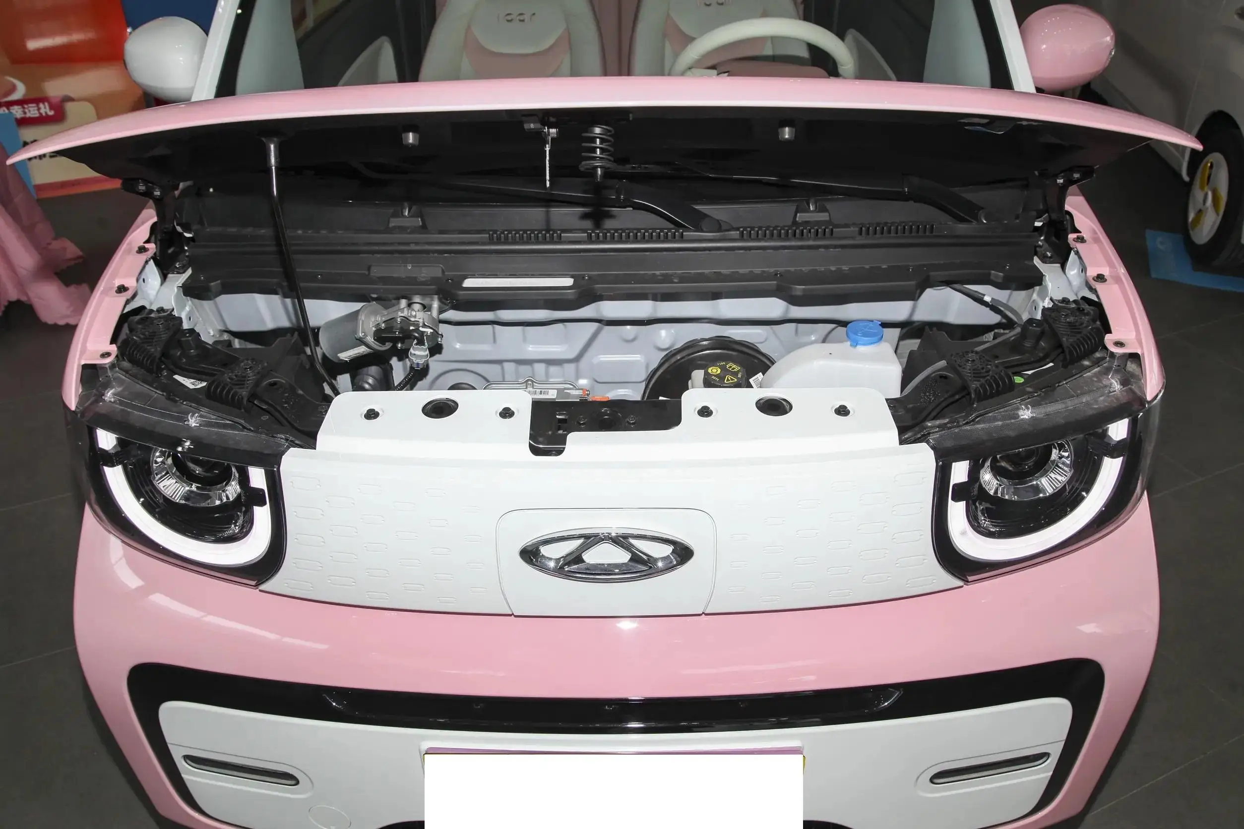 Electric Mini Car Chery Qq Ice Cream 3-door 4-seater 20kw Mini Electric Passenger Vehicles Cheap Mini Electric Cars For Adult