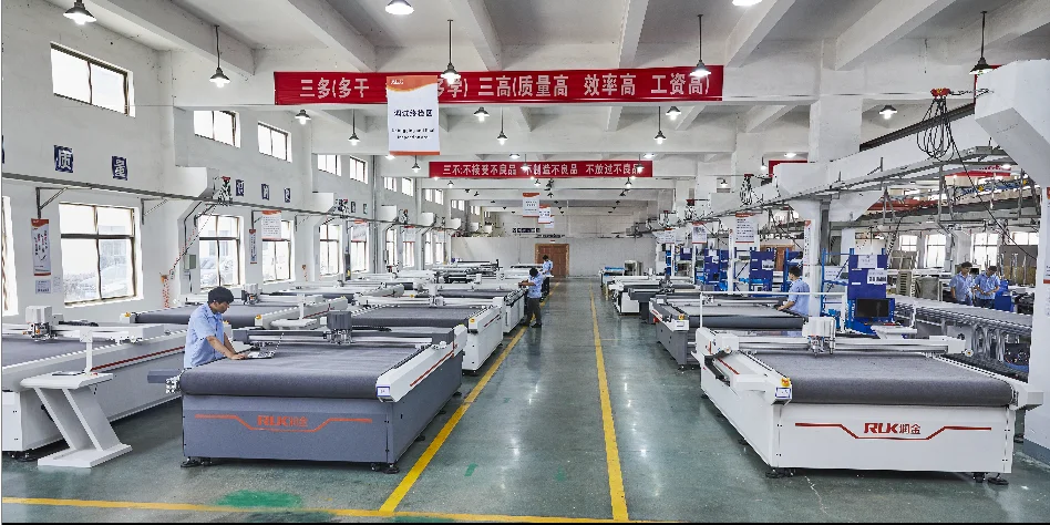 Velour Sofa Computerized Cutting Machine (Sewing Apparel Garment Fabric Footwear Mats Luggage Furniture Automatic Cutter)