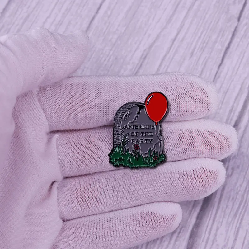 Horror Movie Clown Enamel Pins Thimble Evil Villain Halloween Brooches Copper Luxury Lapel Badges Fashion Jewelry Gift Wholesale