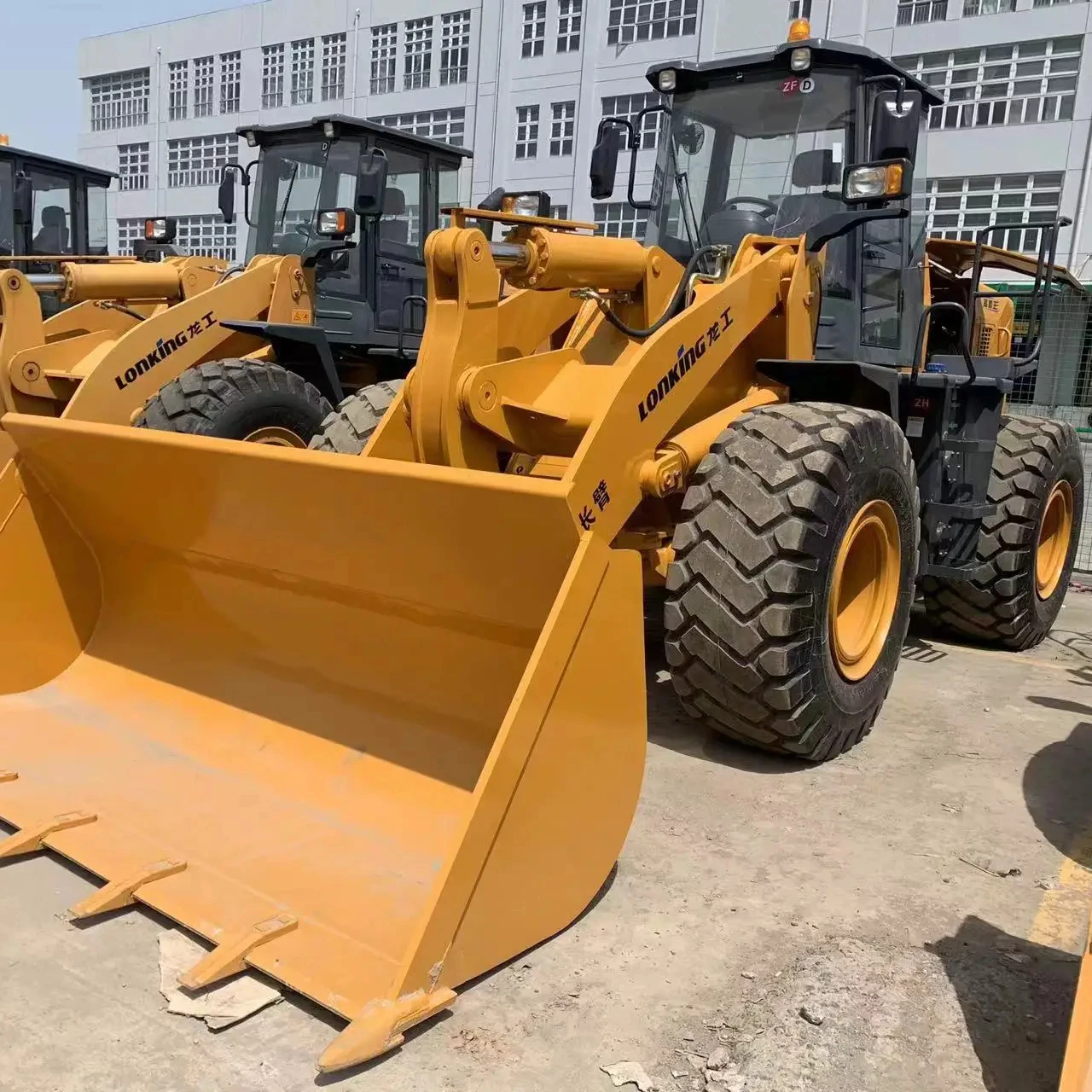 Подержанный погрузчик Lonking 855N