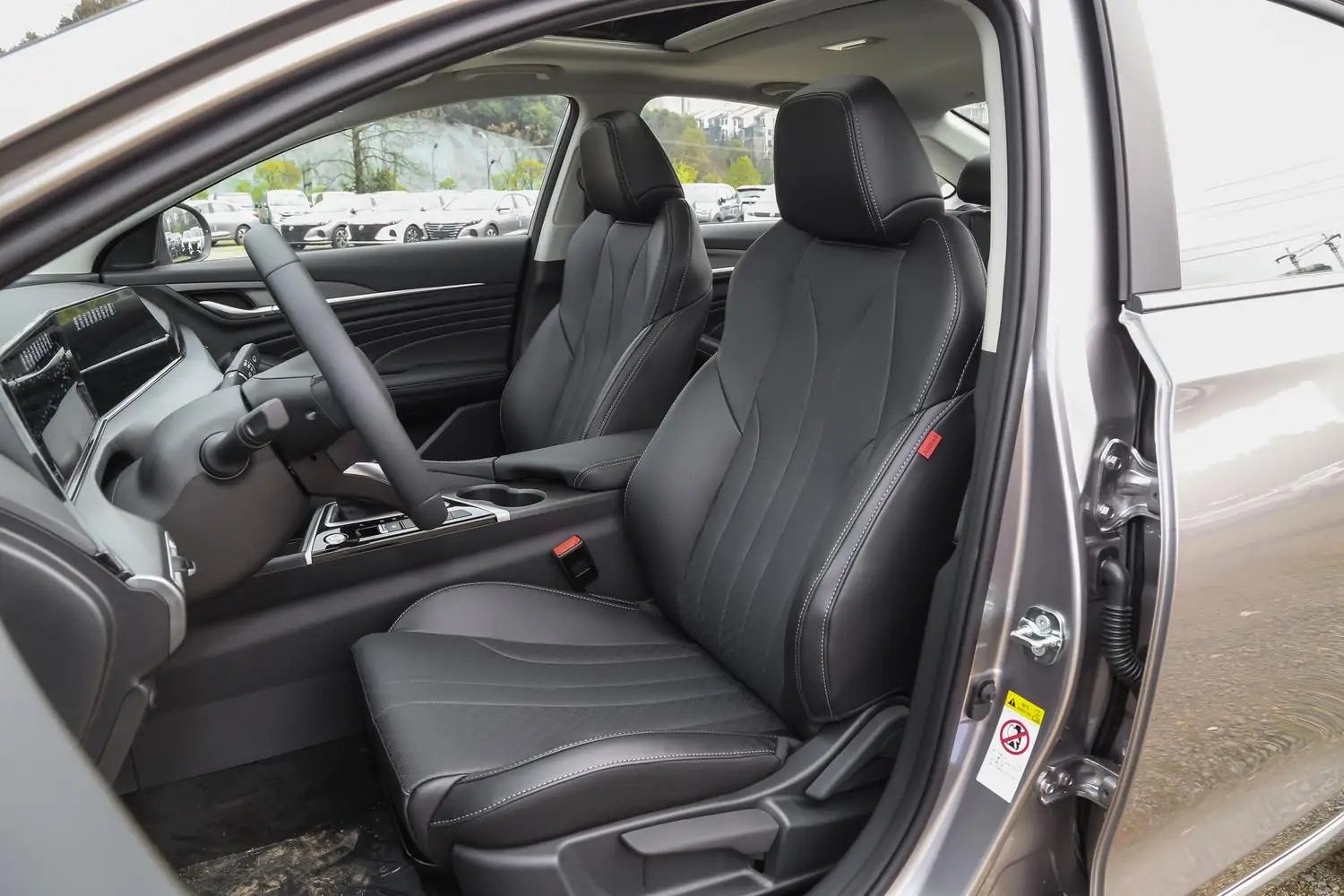 2021 Changan Eado PLUS 1.6L GDI CVT Luxury Model FWD Automatic Engine Turbo R16 Tire Size Leather Seats Aluminium Alloy Roof