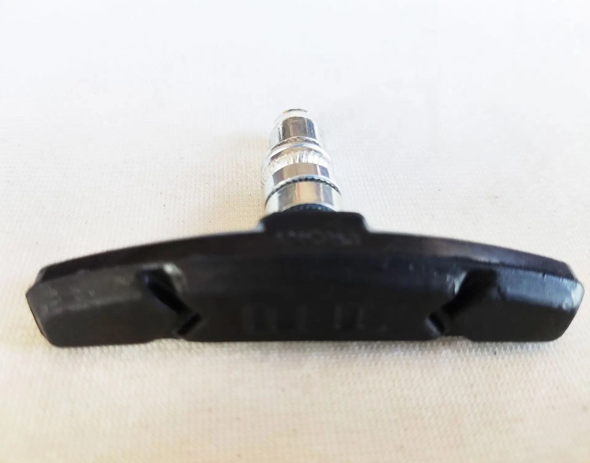 Good quality bike V-brake parts steel and rubber bicycle brake pads components 70mm bicycle brake shoesPopular