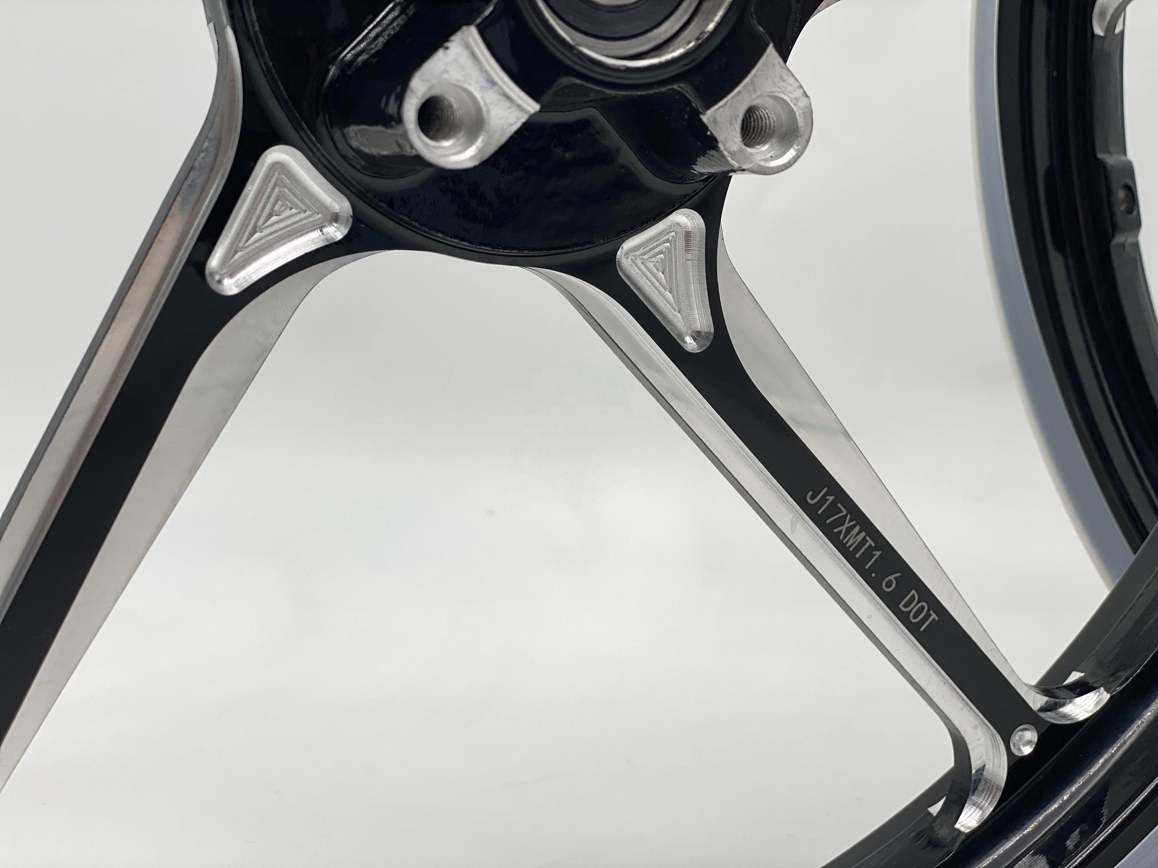 SPORT RIM FG511 y15/y15zr/lc135 Motorcycle Wheel CNC custom wheel supermotor Wheel