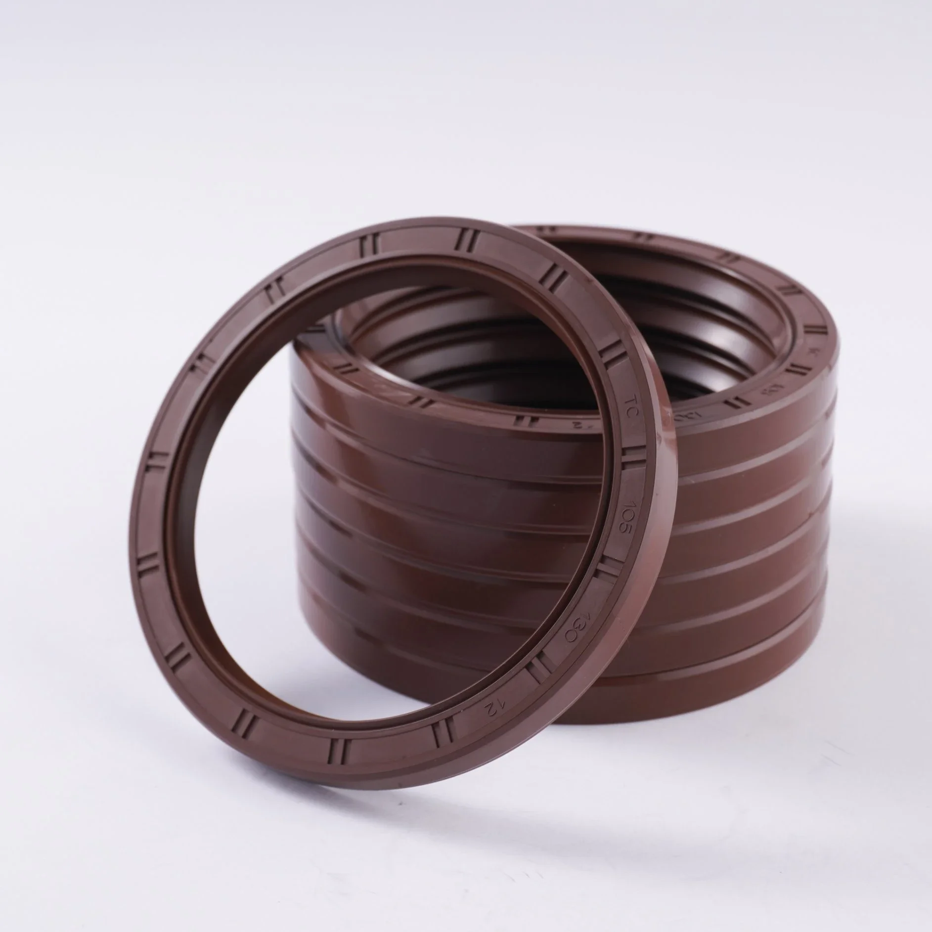 Brown Color Tc 27*47.6*8 mm FKM FPM Security Oil Seal for Hydraulic