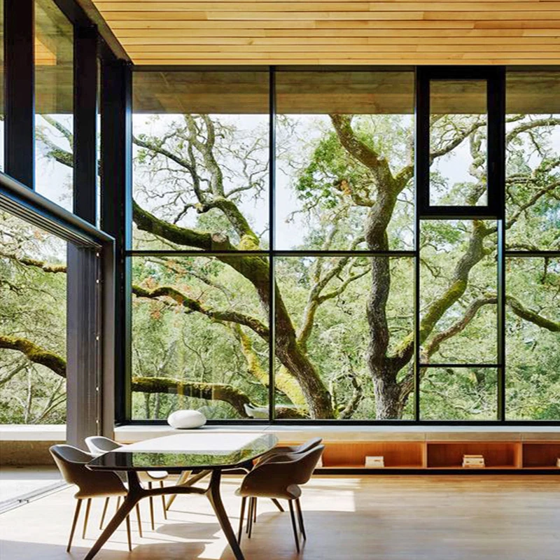 Shopping malls and shops face the street to display glass doors and Windows, shops sound insulation glass wall doors and Windows